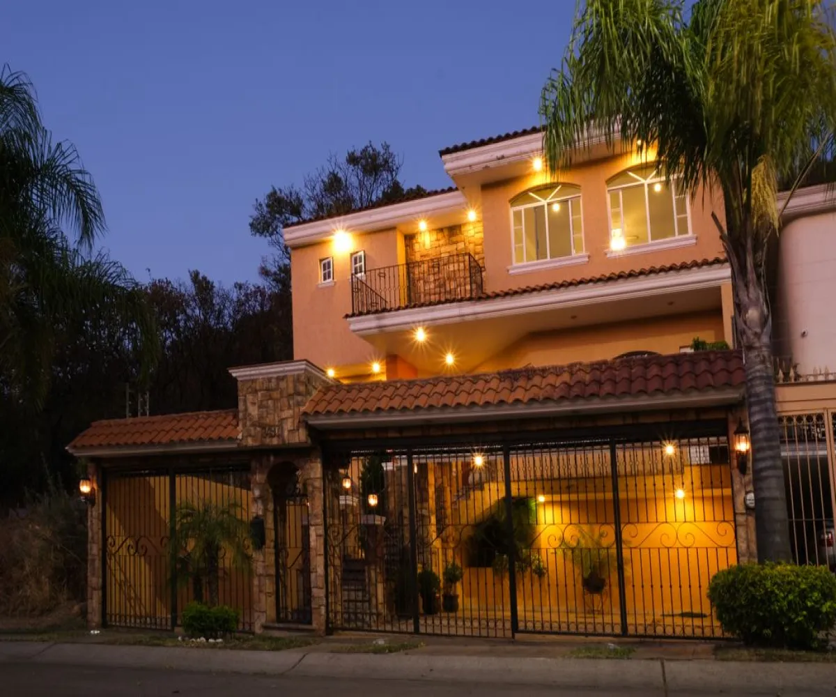 Casa En Venta,Bugambilias,Circuito de las Flores Poniente S/N, Zapopan, Jalisco 45237, 3 Habitaciones,3 Baños,Circuito de las Flores Poniente,1,pFUV04M