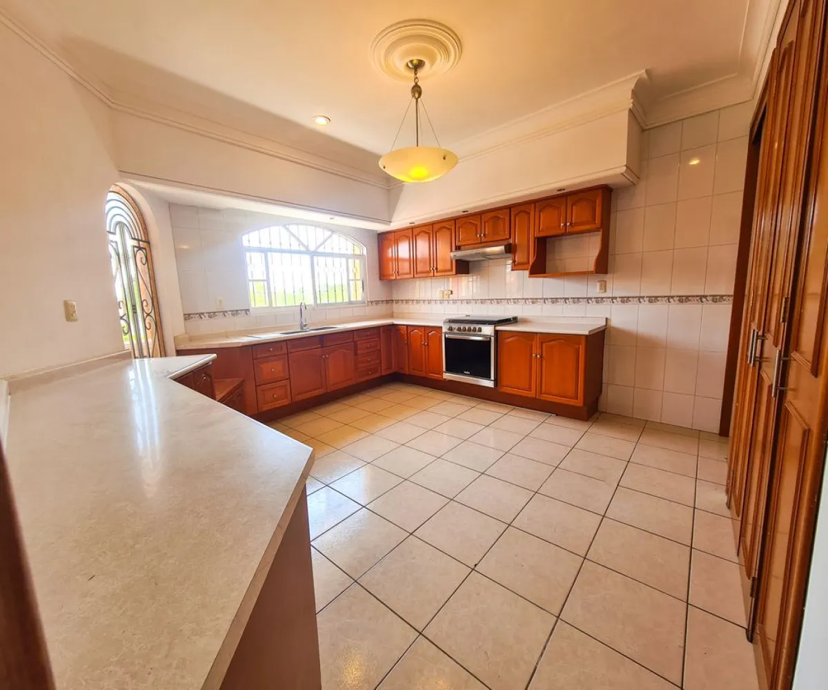 Casa En Venta,Bugambilias,Circuito de las Flores Poniente S/N, Zapopan, Jalisco 45237, 3 Habitaciones,3 Baños,Circuito de las Flores Poniente,1,pFUV04M