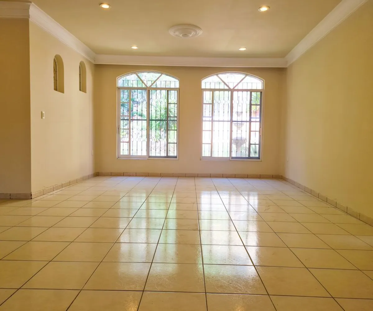 Casa En Venta,Bugambilias,Circuito de las Flores Poniente S/N, Zapopan, Jalisco 45237, 3 Habitaciones,3 Baños,Circuito de las Flores Poniente,1,pFUV04M