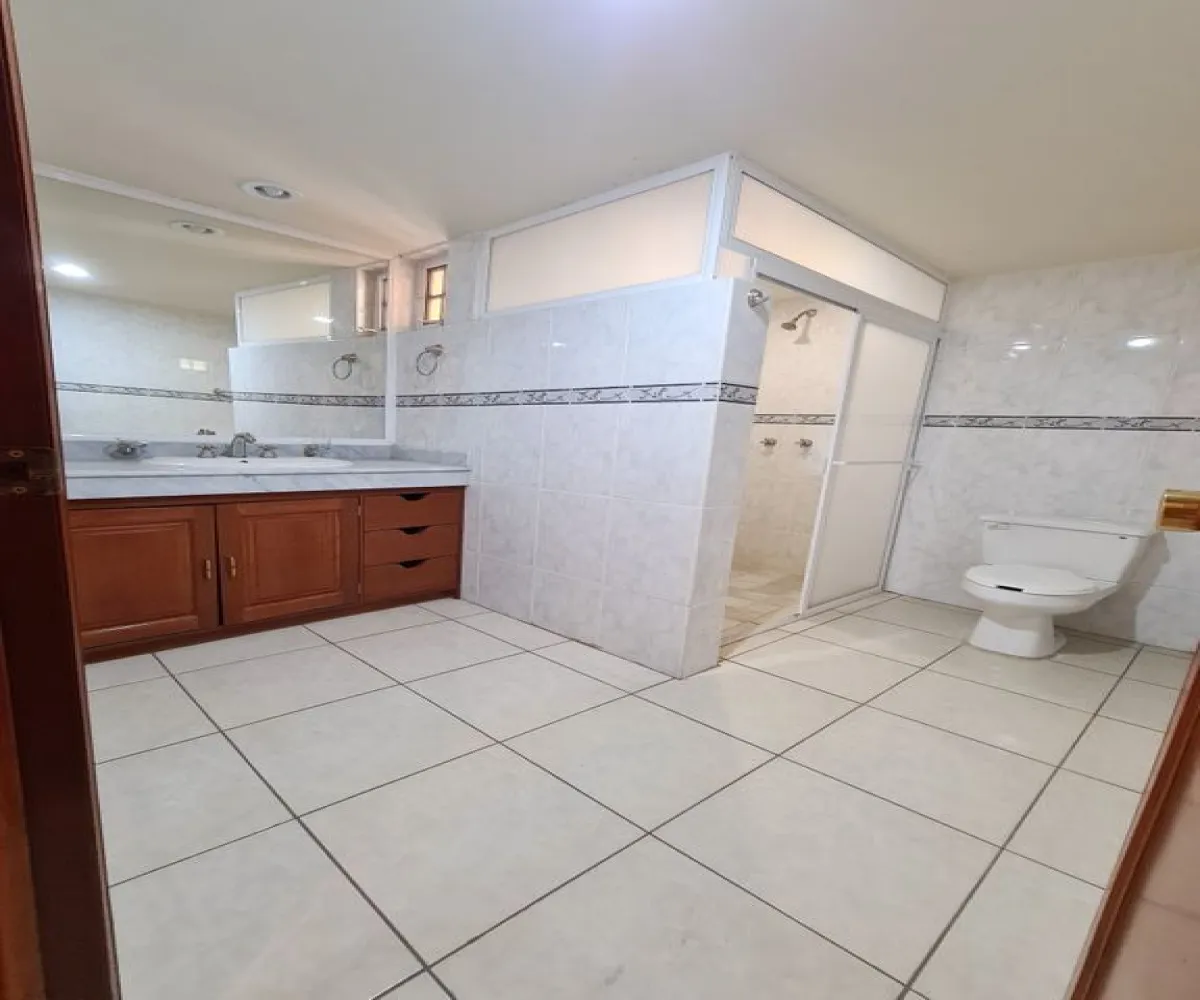 Casa En Venta,Bugambilias,Circuito de las Flores Poniente S/N, Zapopan, Jalisco 45237, 3 Habitaciones,3 Baños,Circuito de las Flores Poniente,1,pFUV04M