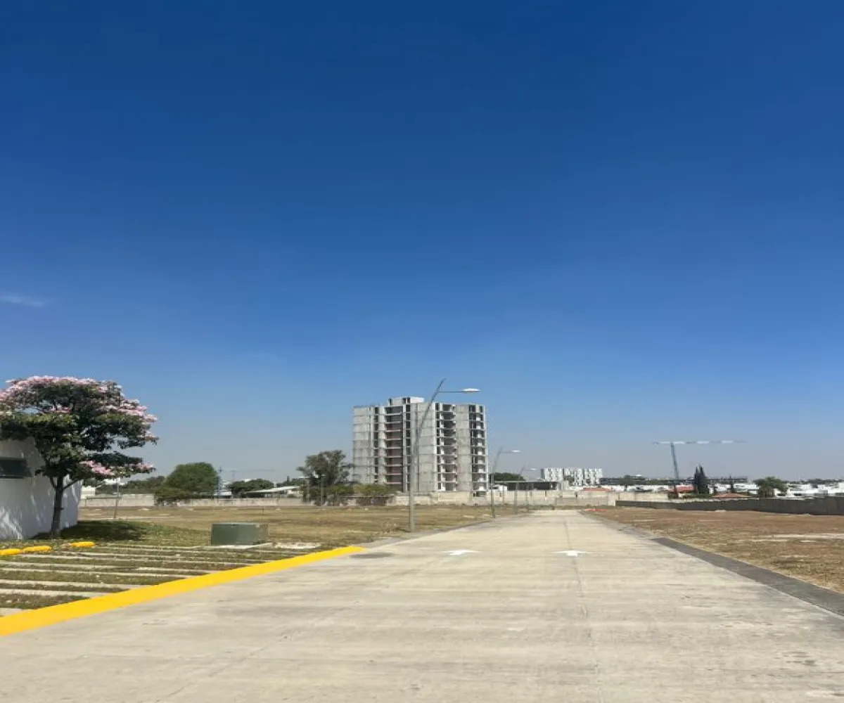 Terreno En Venta,Granja,Avenida de San Juan S/N, Zapopan, Jalisco 45010,Avenida de San Juan,p4Kf3bY