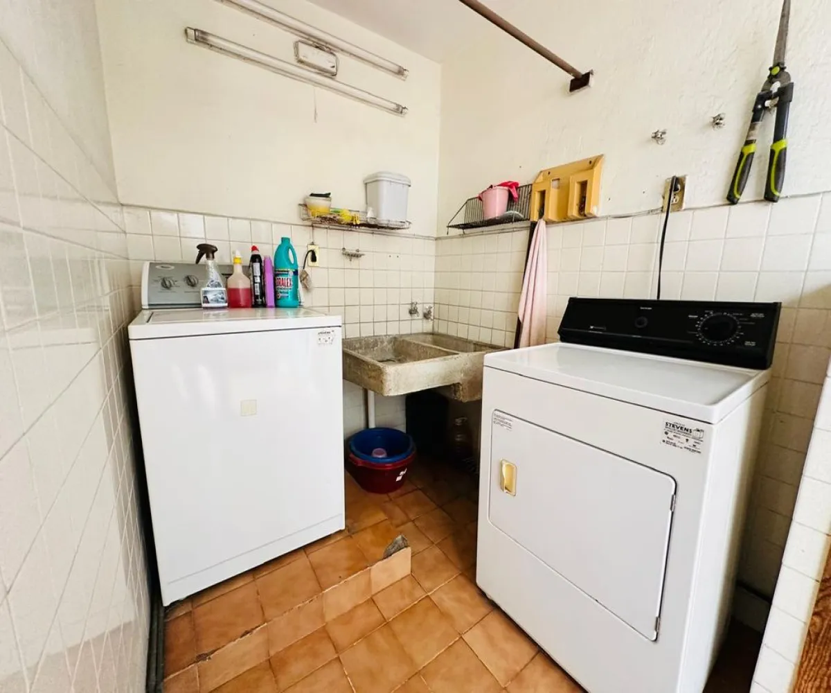 Casa En Venta,Jardines de Guadalupe,Ganaderos S/N, Zapopan, Jalisco 45030, 4 Habitaciones,3 Baños,Ganaderos,2,pc9oUdq