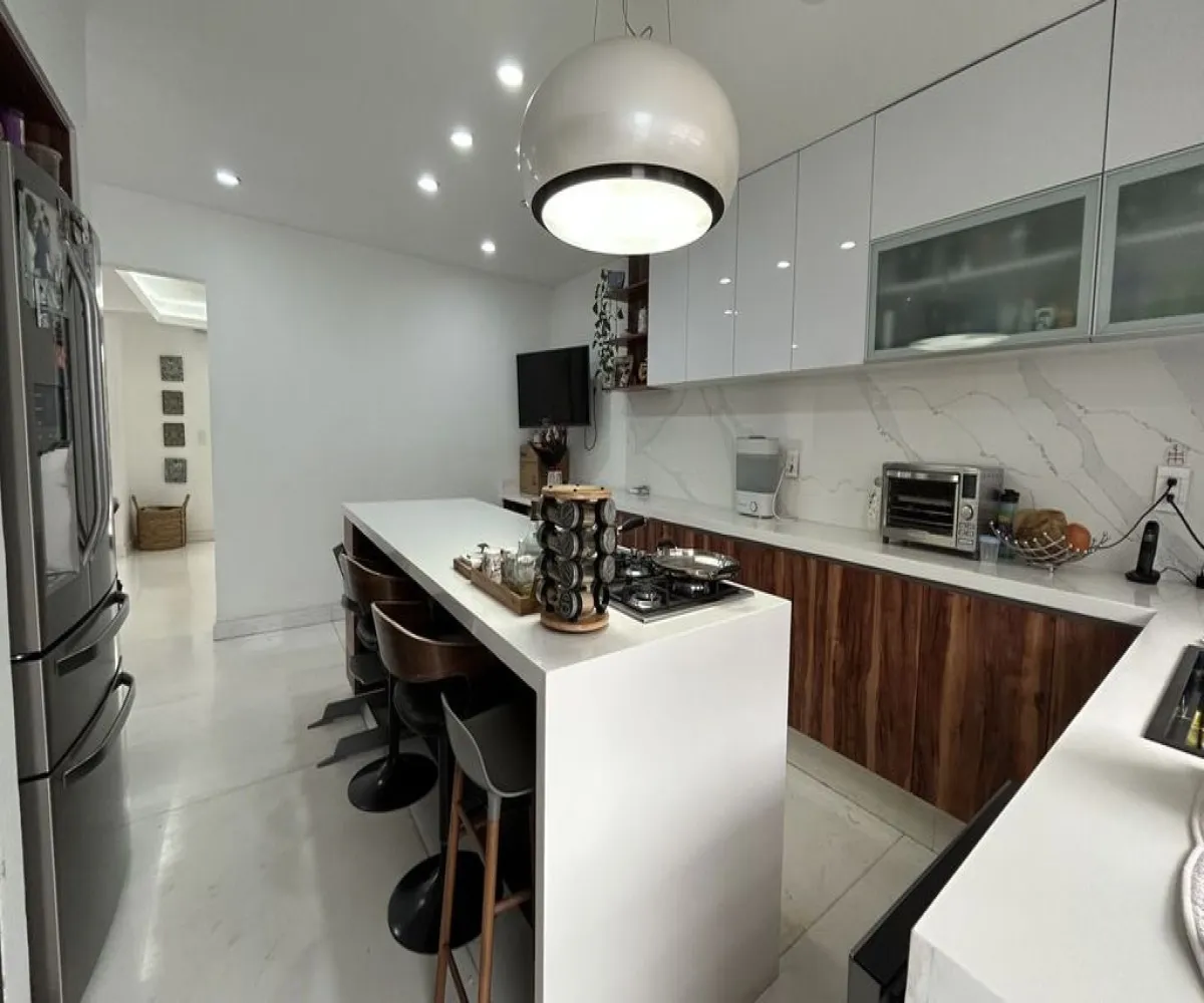 Casa En Venta,Bugambilias,Azaleas 528 M H Int 2, Zapopan, Jalisco 45239, 4 Habitaciones,3 Baños,Azaleas,1,pl5Nzhx