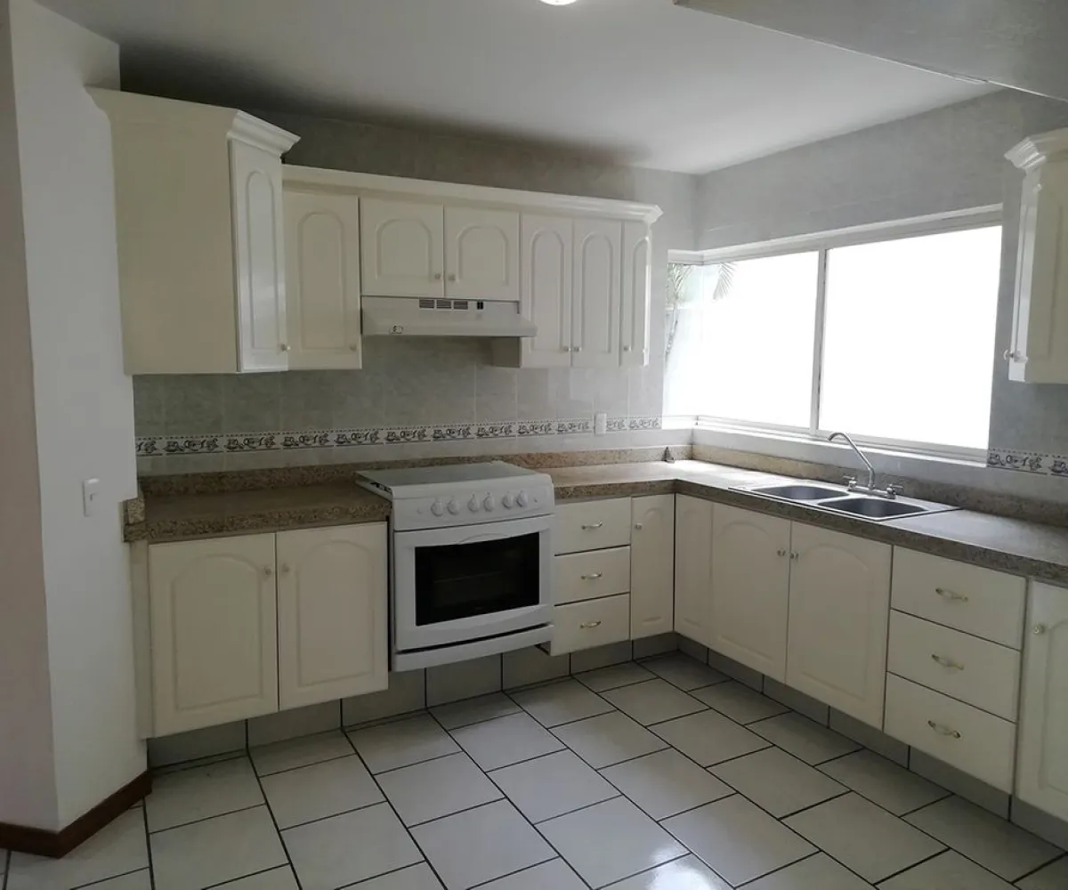 Casa En Venta,Jardín Real,Jardín de Las Victorias Poniente 2 Palacio 59, Zapopan, Jalisco 45136, 3 Habitaciones,2 Baños,Jardín de Las Victorias Poniente ,2,pE74Xtz