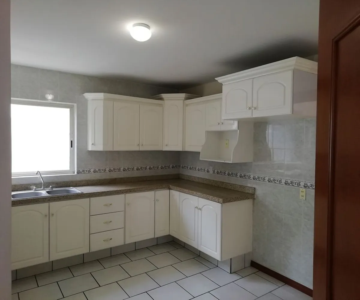 Casa En Venta,Jardín Real,Jardín de Las Victorias Poniente 2 Palacio 59, Zapopan, Jalisco 45136, 3 Habitaciones,2 Baños,Jardín de Las Victorias Poniente ,2,pE74Xtz