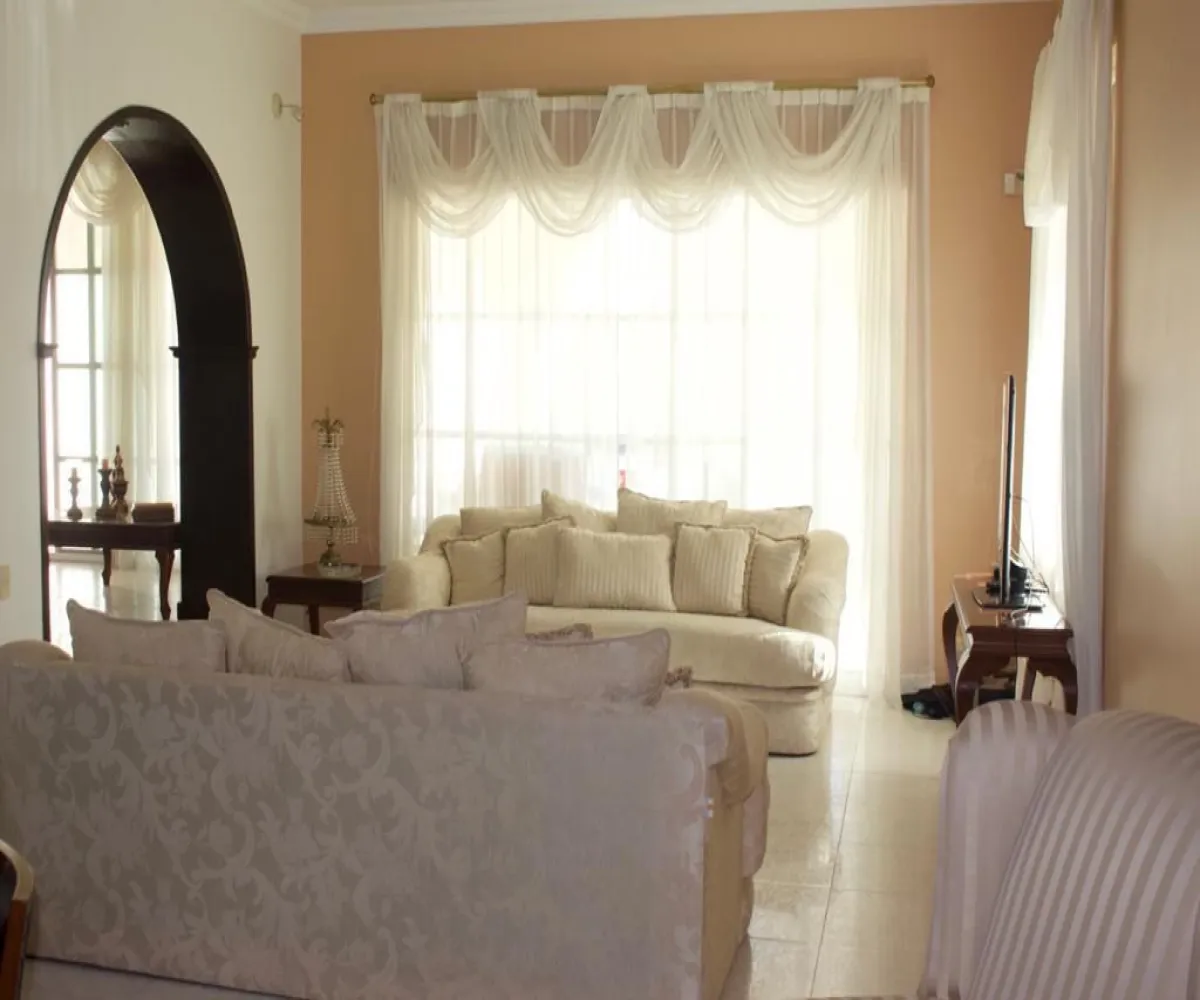 Casa En Venta,Villas De Irapuato,Paseo de la Aurora 527, Irapuato, Guanajuato 36670, 3 Habitaciones,3 Baños,Paseo de la Aurora,2,pn2KQOK