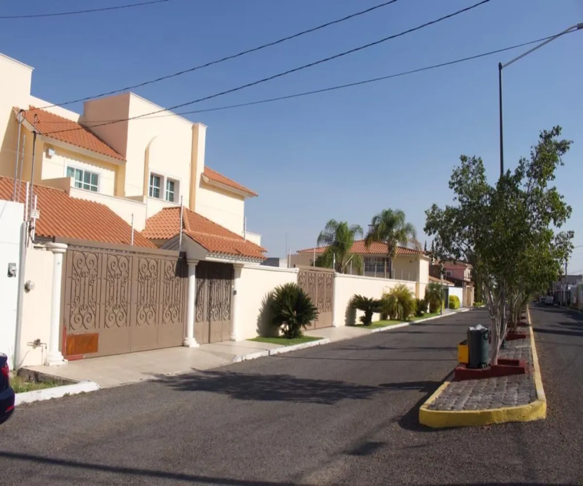 Casa En Venta,Villas De Irapuato,Paseo de la Aurora 527, Irapuato, Guanajuato 36670, 3 Habitaciones,3 Baños,Paseo de la Aurora,2,pn2KQOK