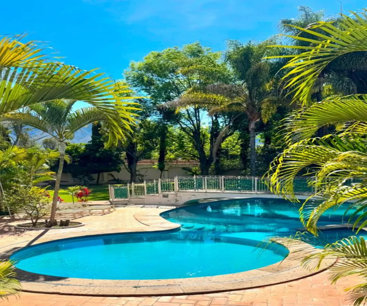 Casa En Venta,FRACCIONAMIENTO BUENAVISTA,AVENIDA BUENA VISTA 9, Tlajomulco de Zúñiga, Jalisco 45640, 5 Habitaciones,6 Baños,AVENIDA BUENA VISTA ,1,pePgSLL