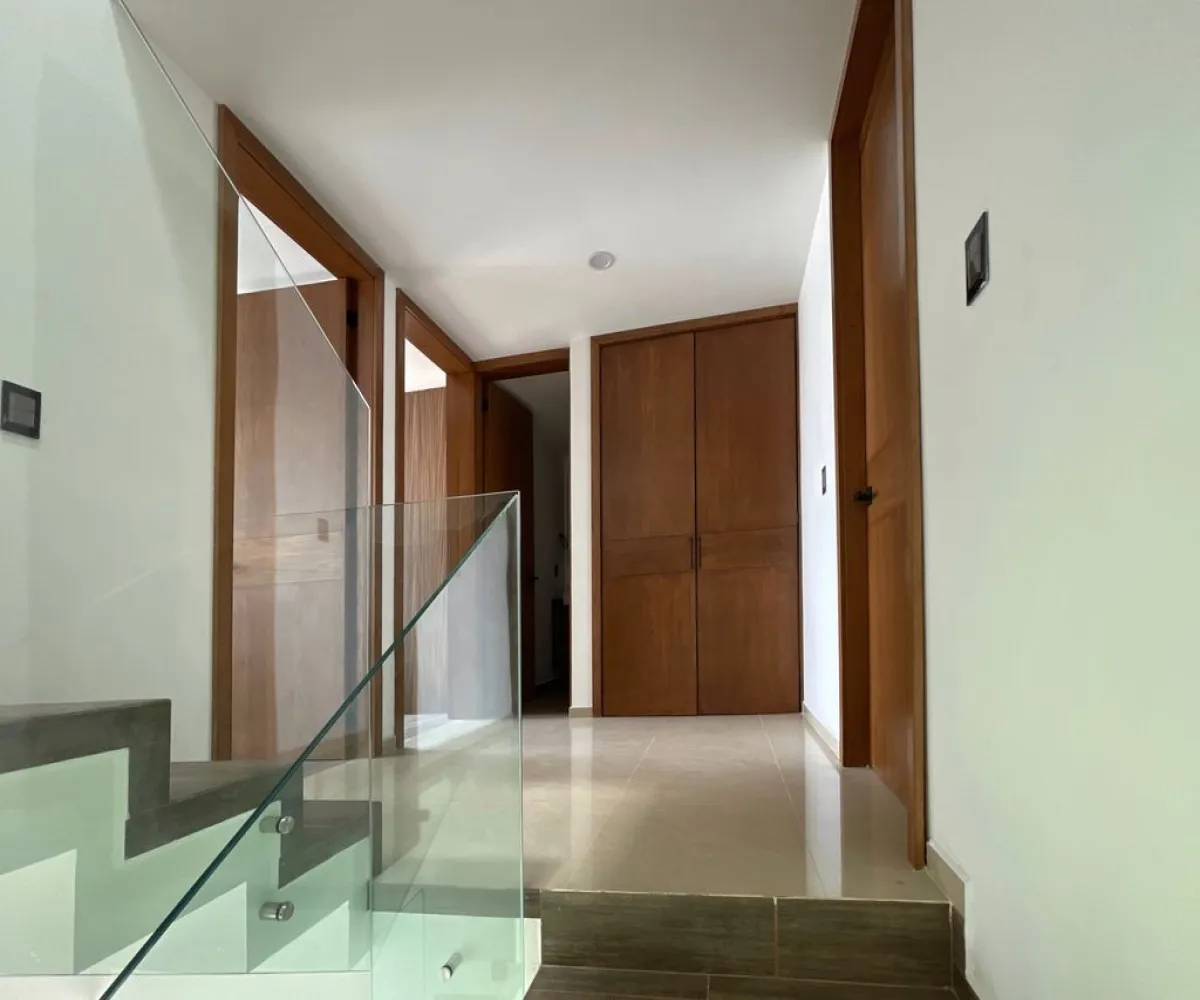 Casa En Venta,Valle Imperial,palmira 1235, Zapopan, Jalisco 45134, 3 Habitaciones,2 Baños,palmira,3,pKY1NjZ