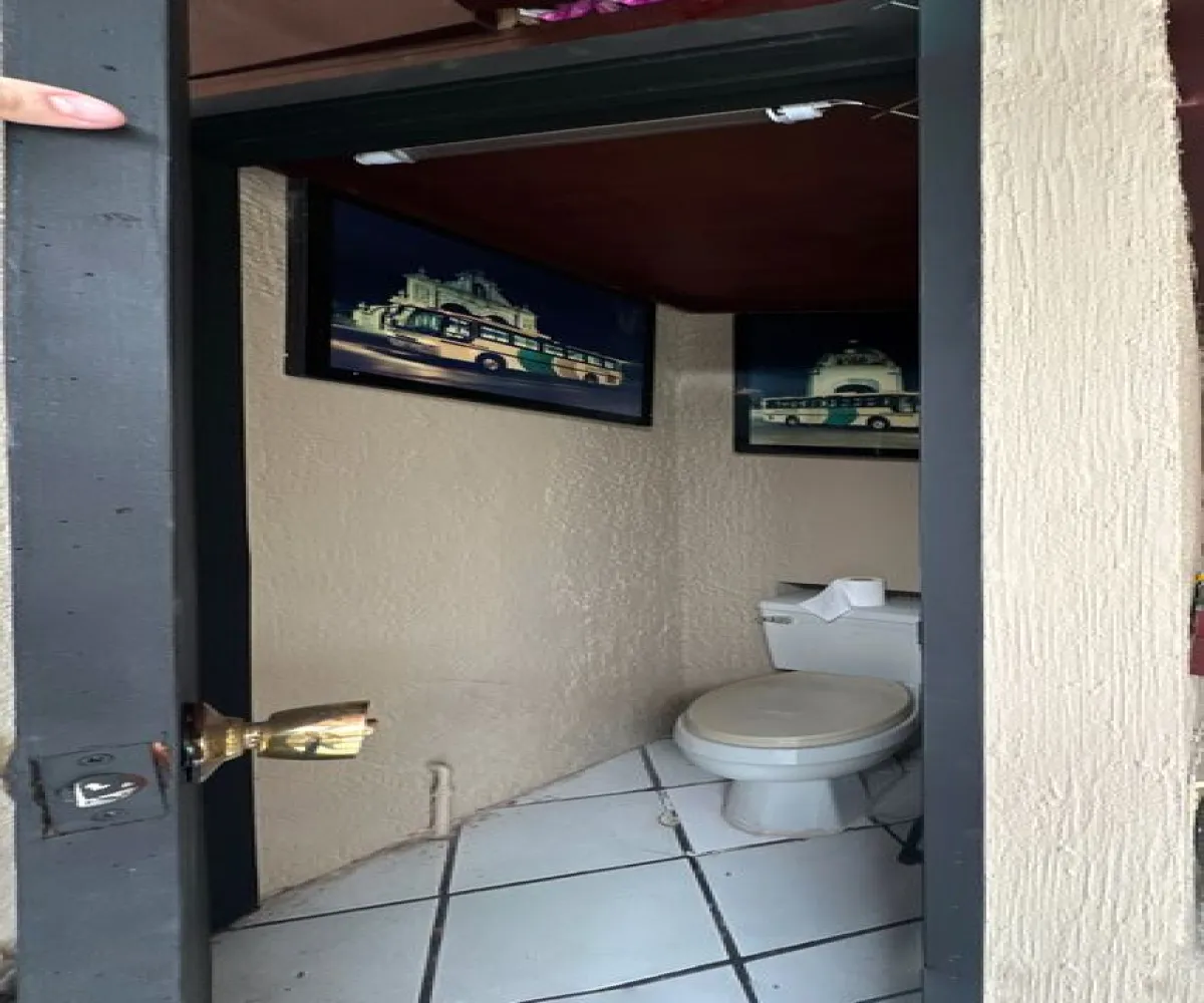 Casa En Venta,Jardines de La Paz,Emiliano Zapata 530, San Pedro Tlaquepaque, Jalisco 45519, 3 Habitaciones,2 Baños,Emiliano Zapata,2,pOQZ6aX