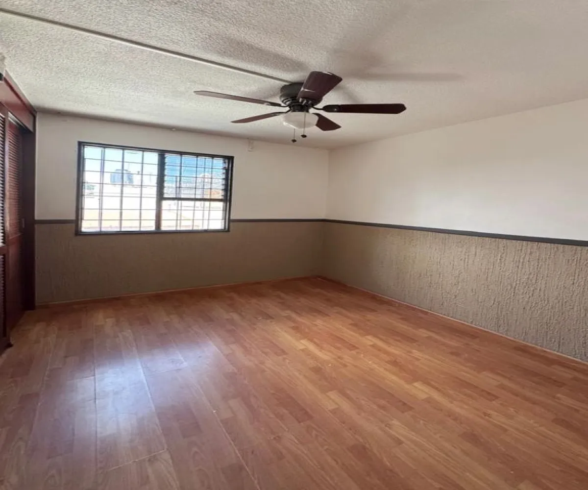 Casa En Venta,Jardines de La Paz,Emiliano Zapata 530, San Pedro Tlaquepaque, Jalisco 45519, 3 Habitaciones,2 Baños,Emiliano Zapata,2,pOQZ6aX