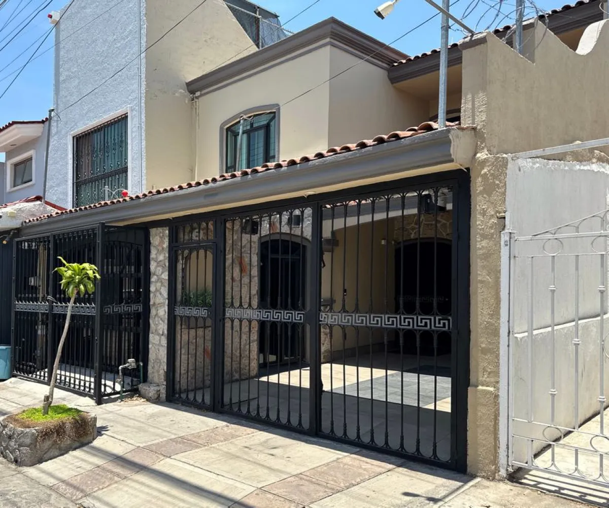 Casa En Venta,Jardines de La Paz,Emiliano Zapata 530, San Pedro Tlaquepaque, Jalisco 45519, 3 Habitaciones,2 Baños,Emiliano Zapata,2,pOQZ6aX