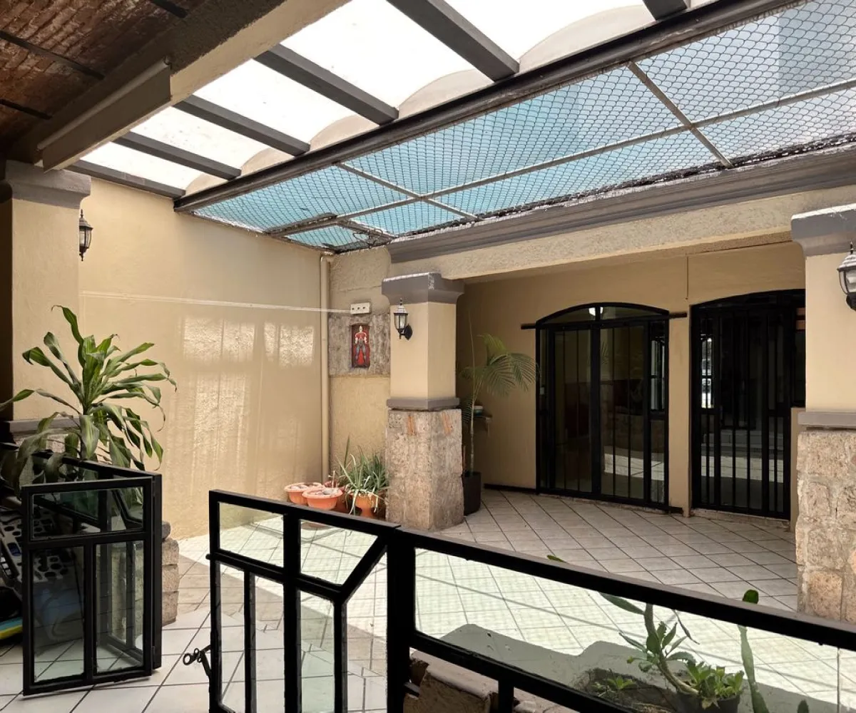 Casa En Venta,Jardines de La Paz,Emiliano Zapata 530, San Pedro Tlaquepaque, Jalisco 45519, 3 Habitaciones,2 Baños,Emiliano Zapata,2,pOQZ6aX