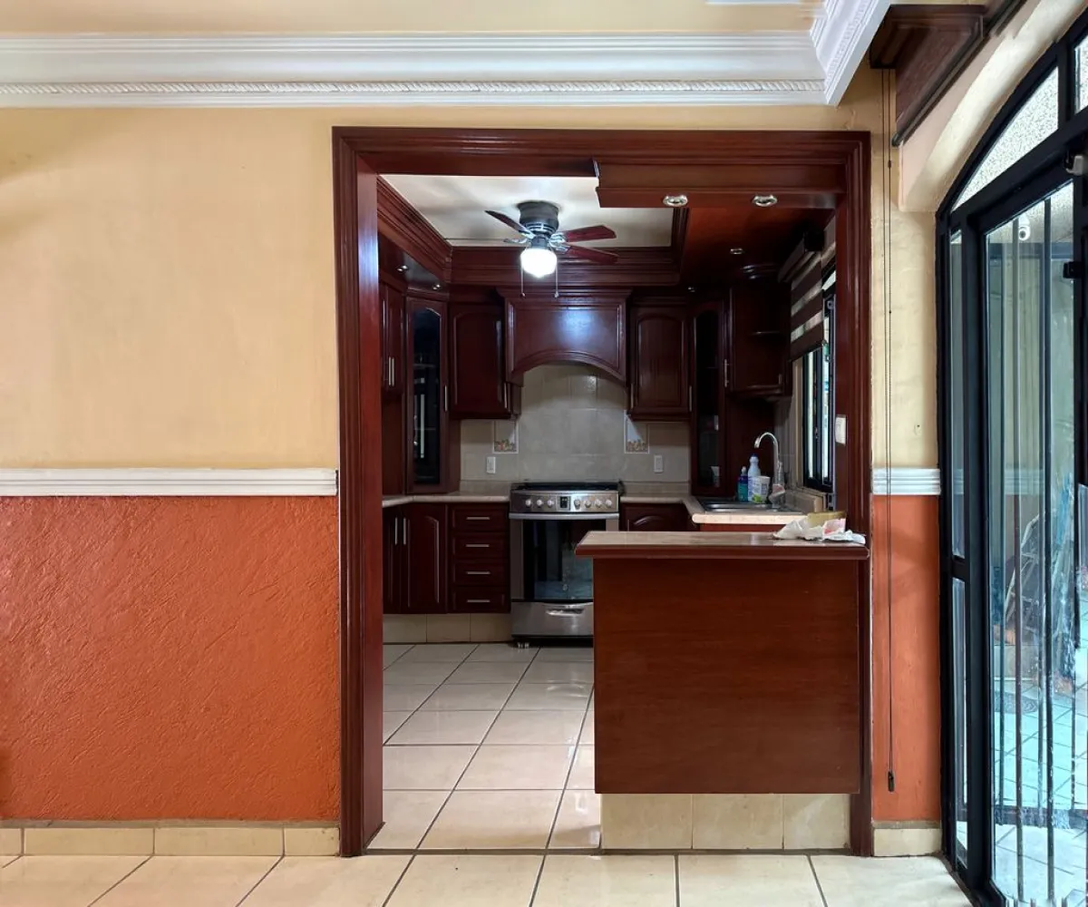 Casa En Venta,Jardines de La Paz,Emiliano Zapata 530, San Pedro Tlaquepaque, Jalisco 45519, 3 Habitaciones,2 Baños,Emiliano Zapata,2,pOQZ6aX