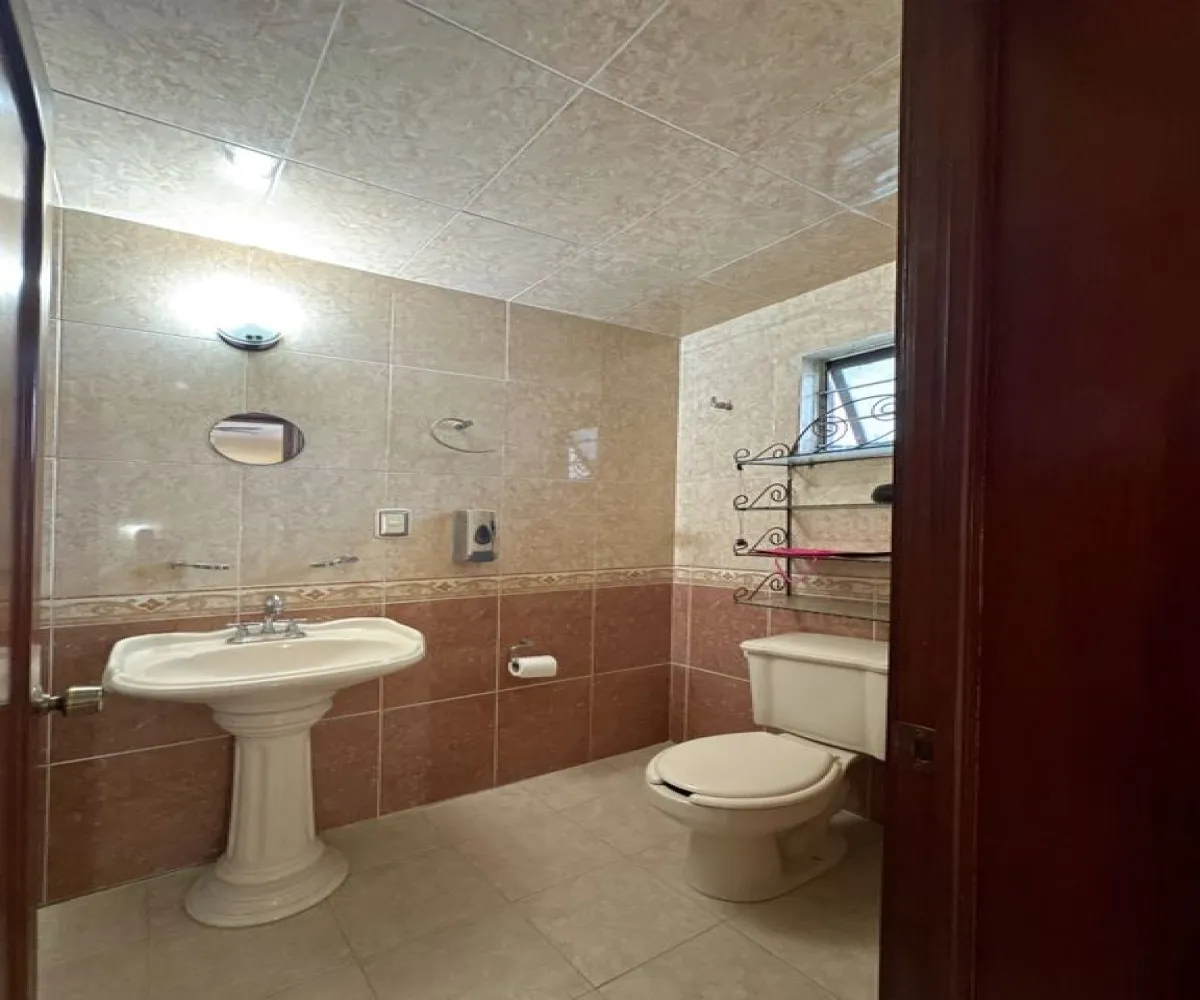 Casa En Venta,Jardines de La Paz,Emiliano Zapata 530, San Pedro Tlaquepaque, Jalisco 45519, 3 Habitaciones,2 Baños,Emiliano Zapata,2,pOQZ6aX