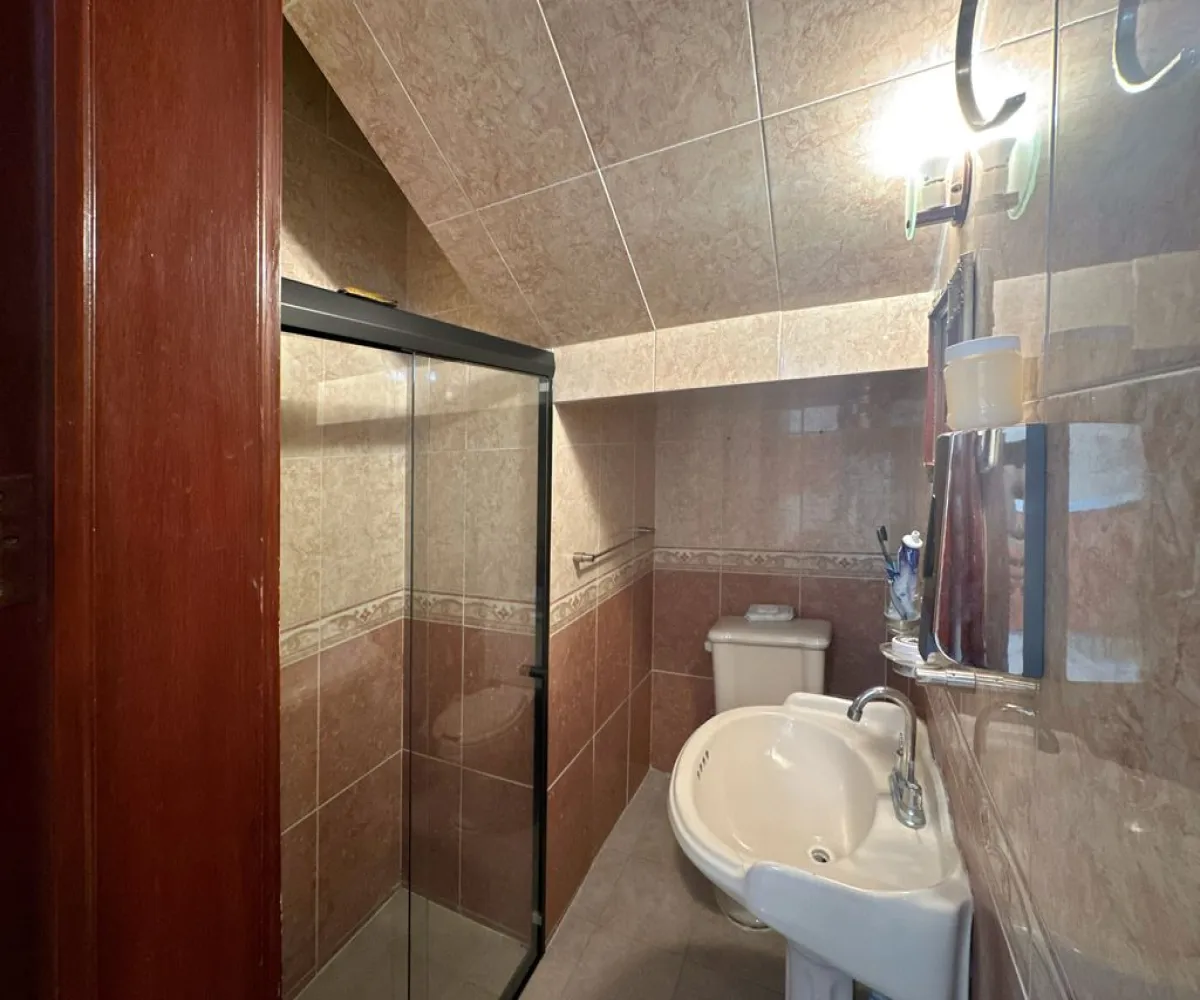 Casa En Venta,Jardines de La Paz,Emiliano Zapata 530, San Pedro Tlaquepaque, Jalisco 45519, 3 Habitaciones,2 Baños,Emiliano Zapata,2,pOQZ6aX