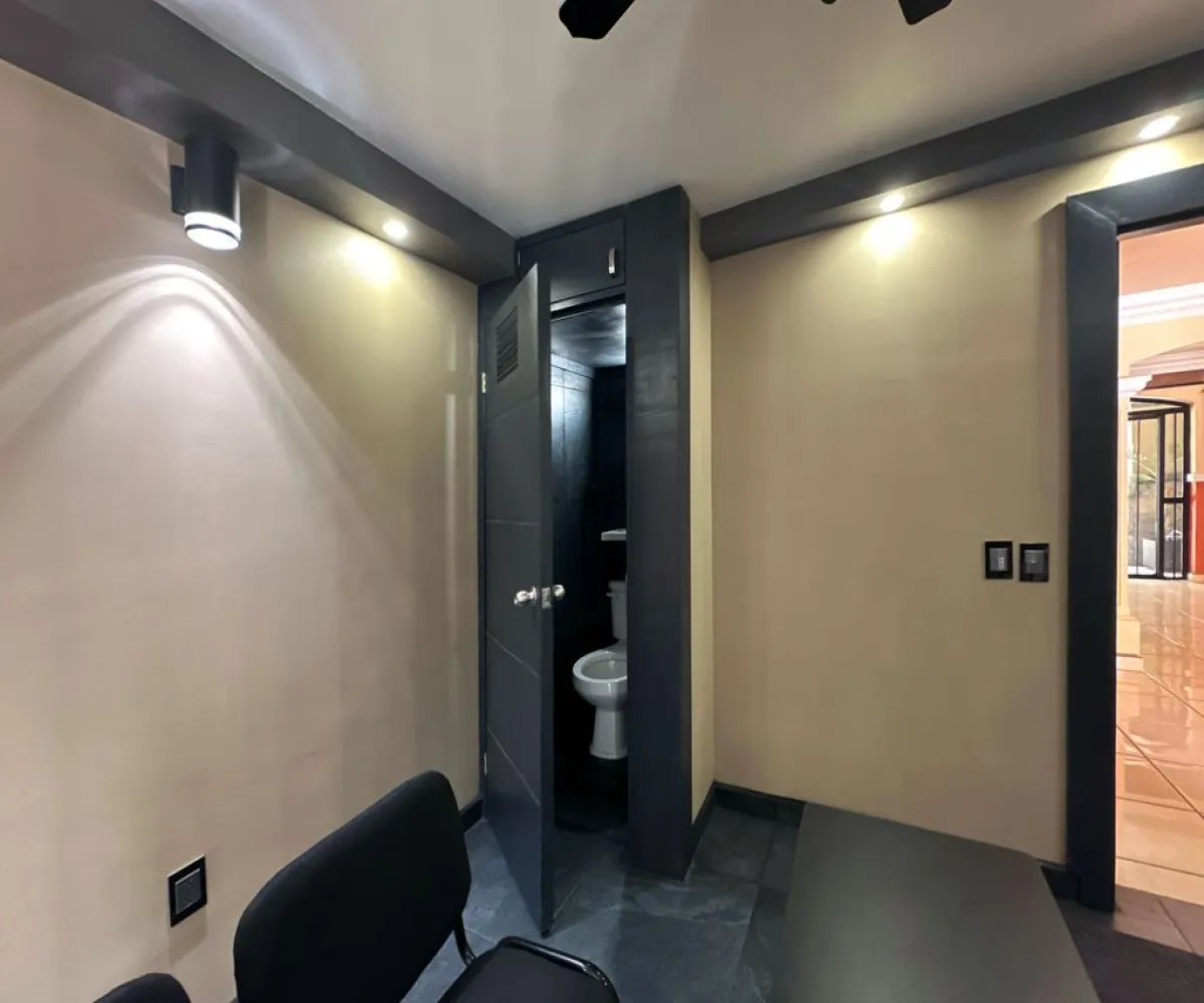 Casa En Venta,Jardines de La Paz,Emiliano Zapata 530, San Pedro Tlaquepaque, Jalisco 45519, 3 Habitaciones,2 Baños,Emiliano Zapata,2,pOQZ6aX