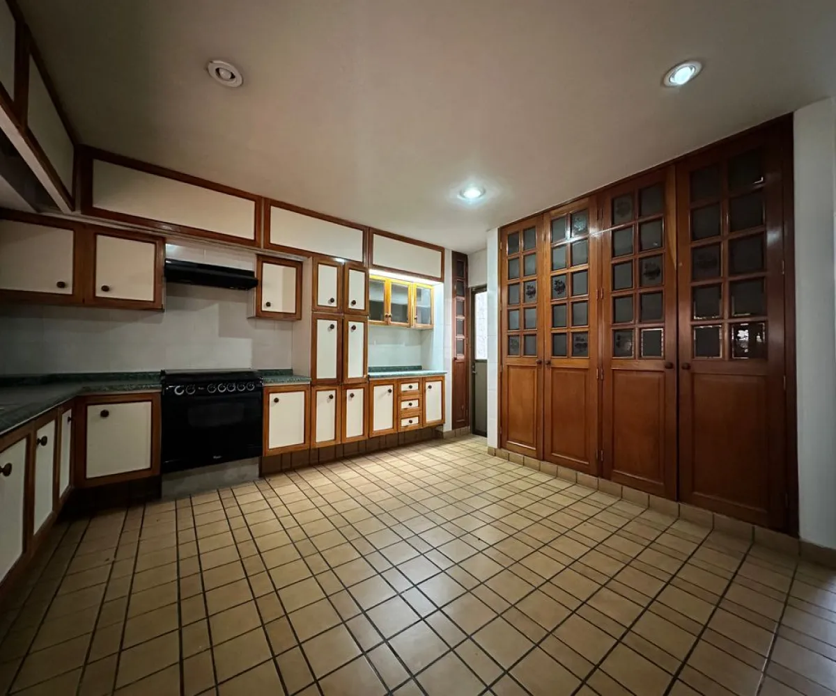 Casa En Venta,Seattle,México Independiente 765, Zapopan, Jalisco 45150, 5 Habitaciones,4 Baños,México Independiente,2,pXBEs54