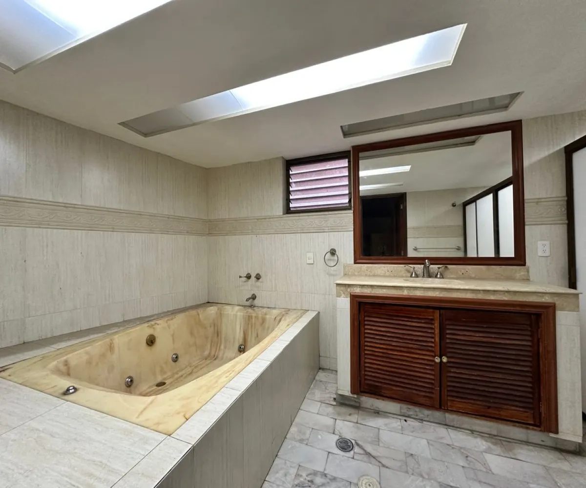 Casa En Venta,Seattle,México Independiente 765, Zapopan, Jalisco 45150, 5 Habitaciones,4 Baños,México Independiente,2,pXBEs54