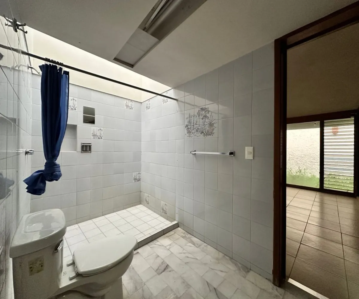 Casa En Venta,Seattle,México Independiente 765, Zapopan, Jalisco 45150, 5 Habitaciones,4 Baños,México Independiente,2,pXBEs54