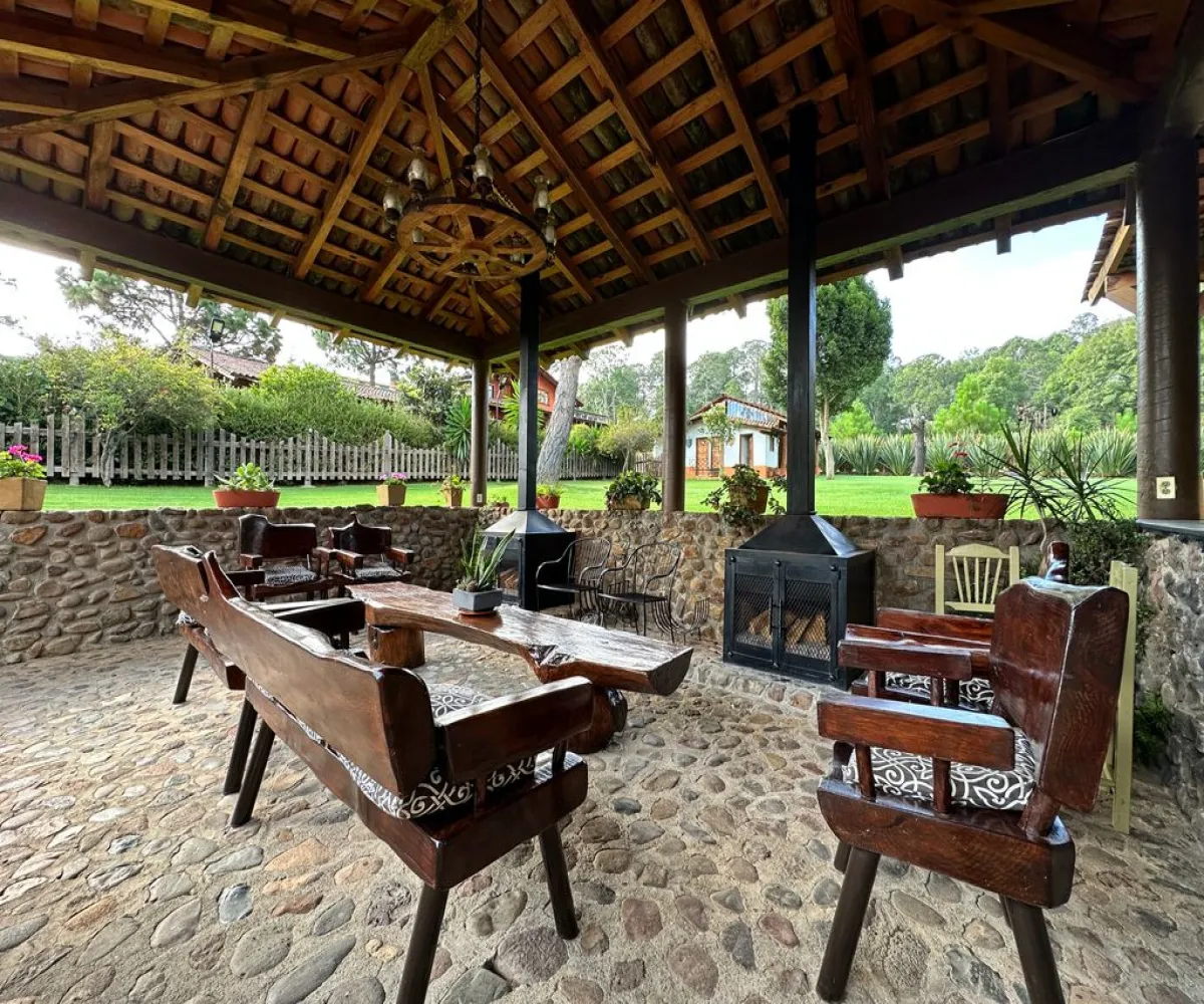 Casa En Venta,Mazamitla ,Carretera mazamitla-Valle de Juarez S/N, Mazamitla, Jalisco 49500, 8 Habitaciones,5 Baños,Carretera mazamitla-Valle de Juarez,1,paaRoSL