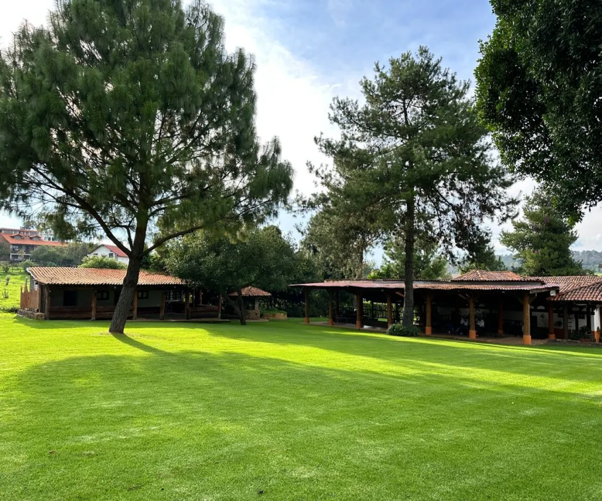 Casa En Venta,Mazamitla ,Carretera mazamitla-Valle de Juarez S/N, Mazamitla, Jalisco 49500, 8 Habitaciones,5 Baños,Carretera mazamitla-Valle de Juarez,1,paaRoSL