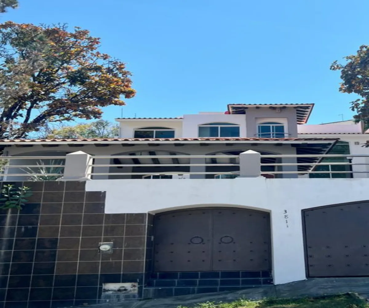 Casa En Venta,Ciudad Bugambilias,Avenida del Reno Poniente 3811, Zapopan, Jalisco 45237, 3 Habitaciones,2 Baños,Avenida del Reno Poniente,4,pT6no9L
