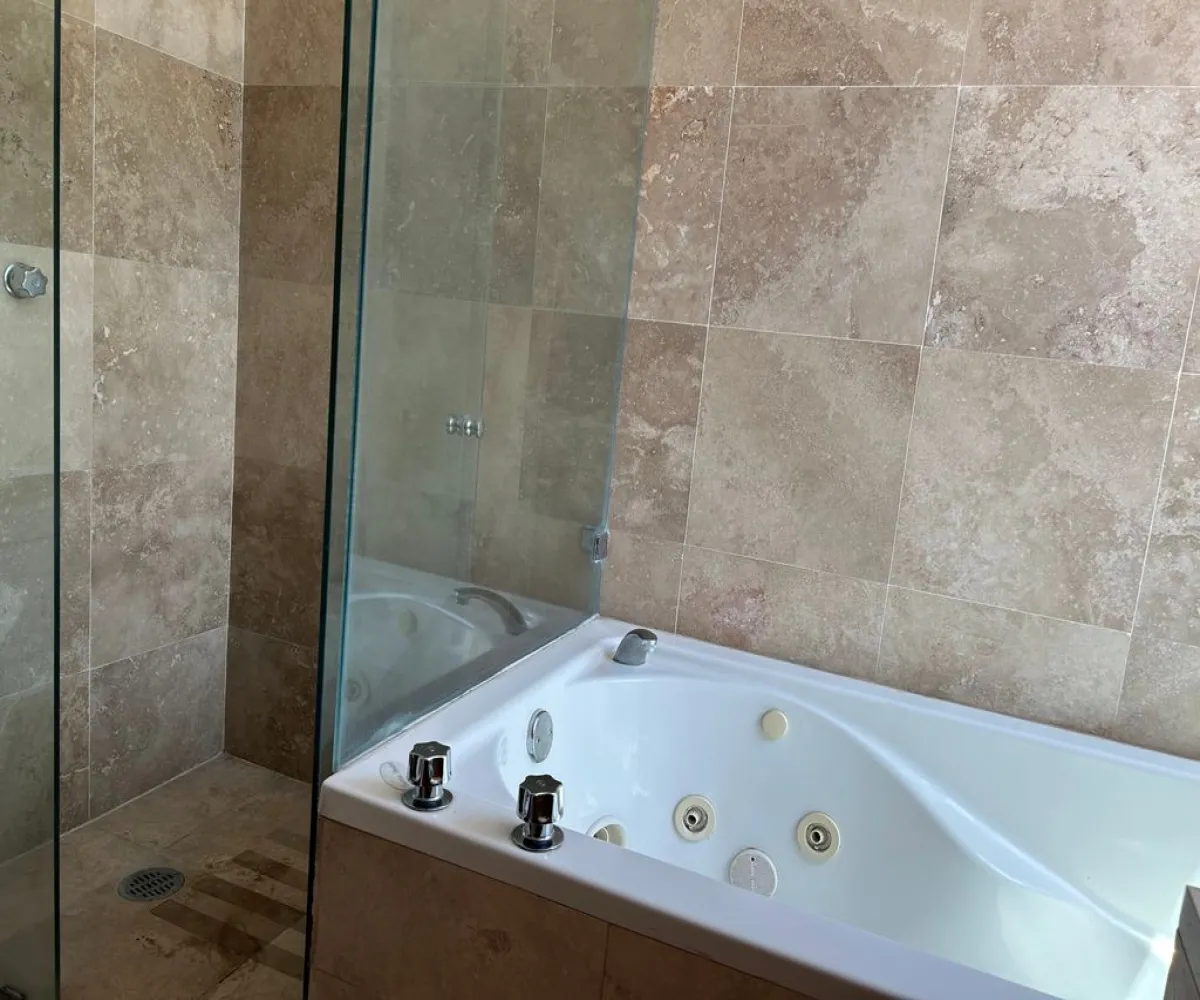 Casa En Venta,Prados Tepeyac,PRADO DE LOS TABACHINES S/N, Zapopan, Jalisco 45050, 4 Habitaciones,3 Baños,PRADO DE LOS TABACHINES,2,pmc7UdI