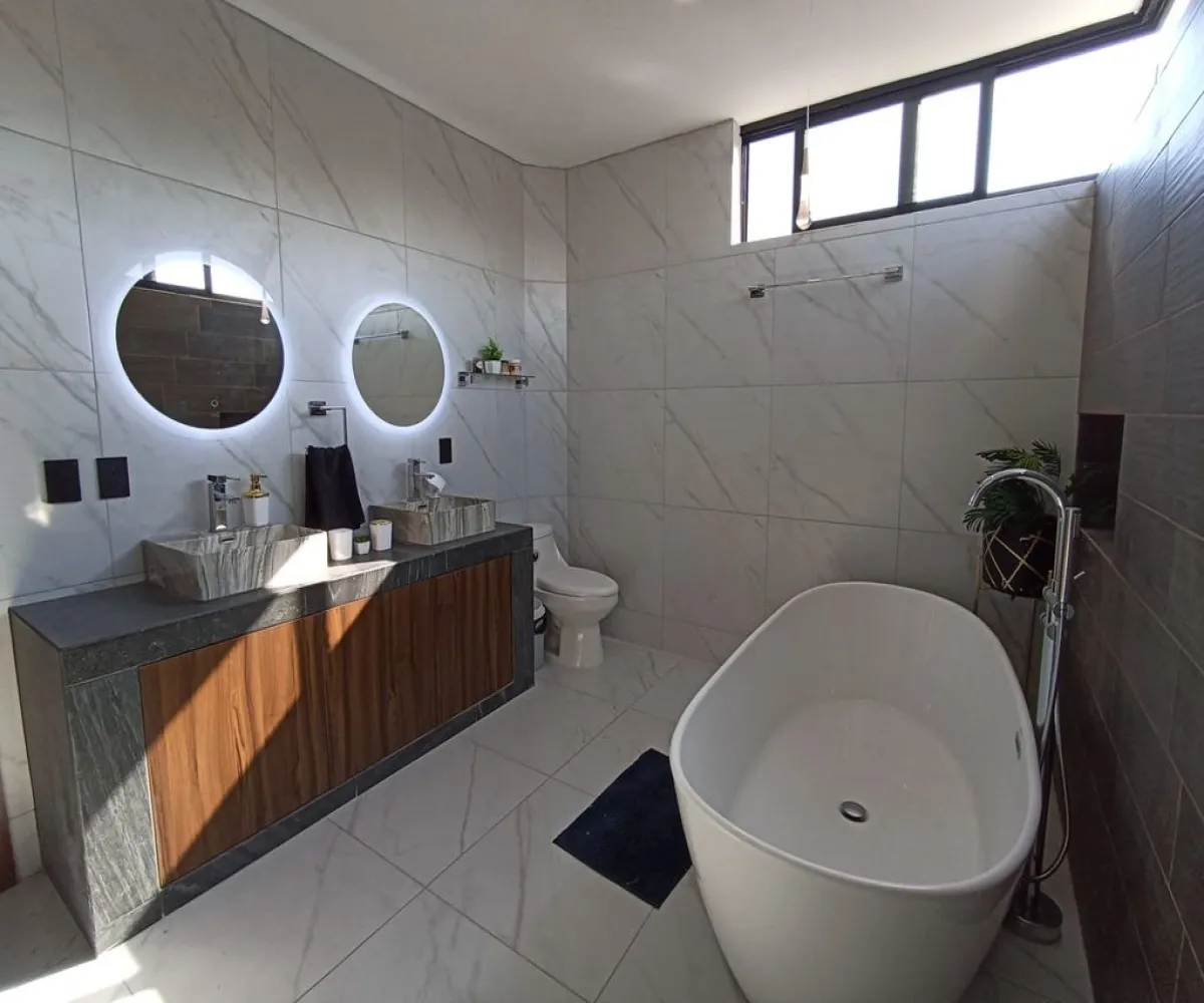 Casa En Venta,Real de Valdepeñas,Río Ebro S/N, Zapopan, Jalisco 45134, 4 Habitaciones,4 Baños,Río Ebro,3,p0lhK9K