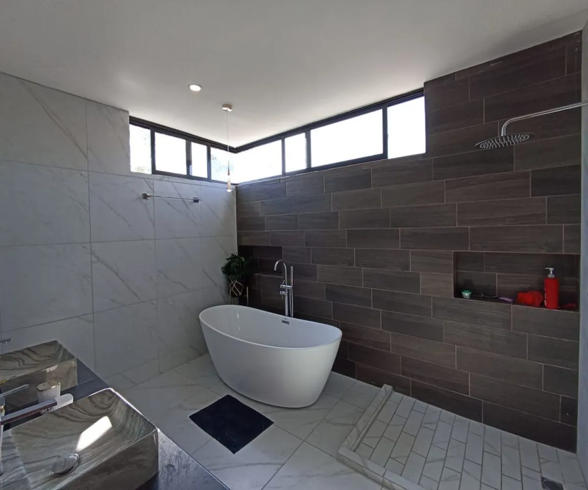 Casa En Venta,Real de Valdepeñas,Río Ebro S/N, Zapopan, Jalisco 45134, 4 Habitaciones,4 Baños,Río Ebro,3,p0lhK9K