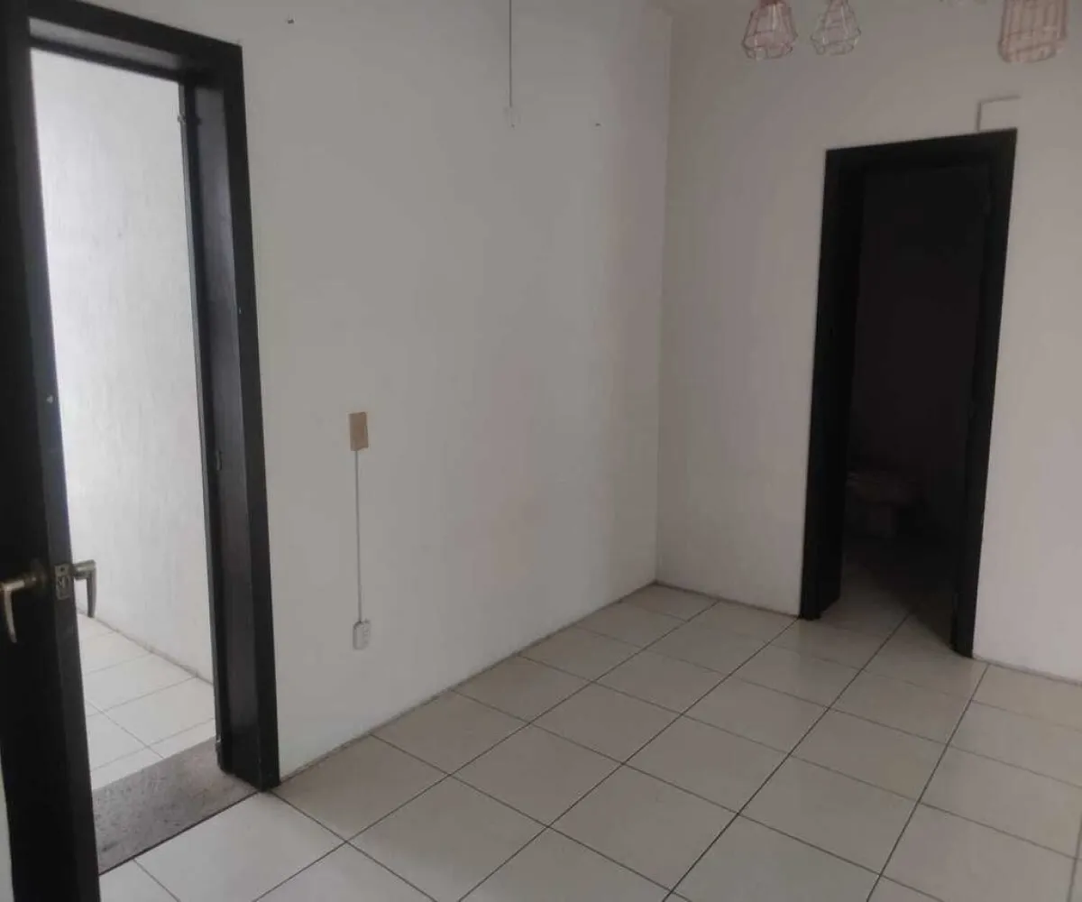 Casa En Venta,Santa Teresita,Avenida Enrique Díaz de León Norte 383, Guadalajara, Jalisco 44200, 3 Habitaciones,3 Baños,Avenida Enrique Díaz de León Norte,1,pNosN4Z