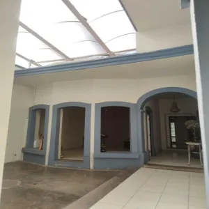 Casa En Venta,Santa Teresita,Avenida Enrique Díaz de León Norte 383, Guadalajara, Jalisco 44200, 3 Habitaciones,3 Baños,Avenida Enrique Díaz de León Norte,1,pNosN4Z
