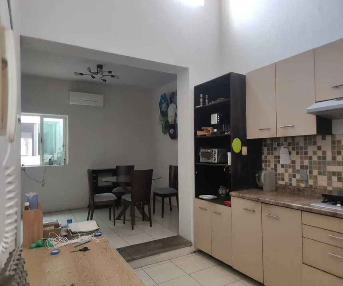 Casa En Venta,Santa Teresita,Avenida Enrique Díaz de León Norte 383, Guadalajara, Jalisco 44200, 3 Habitaciones,3 Baños,Avenida Enrique Díaz de León Norte,1,pNosN4Z