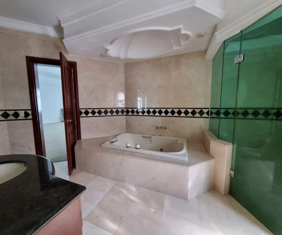 Casa En Venta,Fracc Puerta De Hierro,Sendero de Las Acacias 87, Zapopan, Jalisco 45116, 5 Habitaciones,5 Baños,Sendero de Las Acacias,3,pCZ8Te8