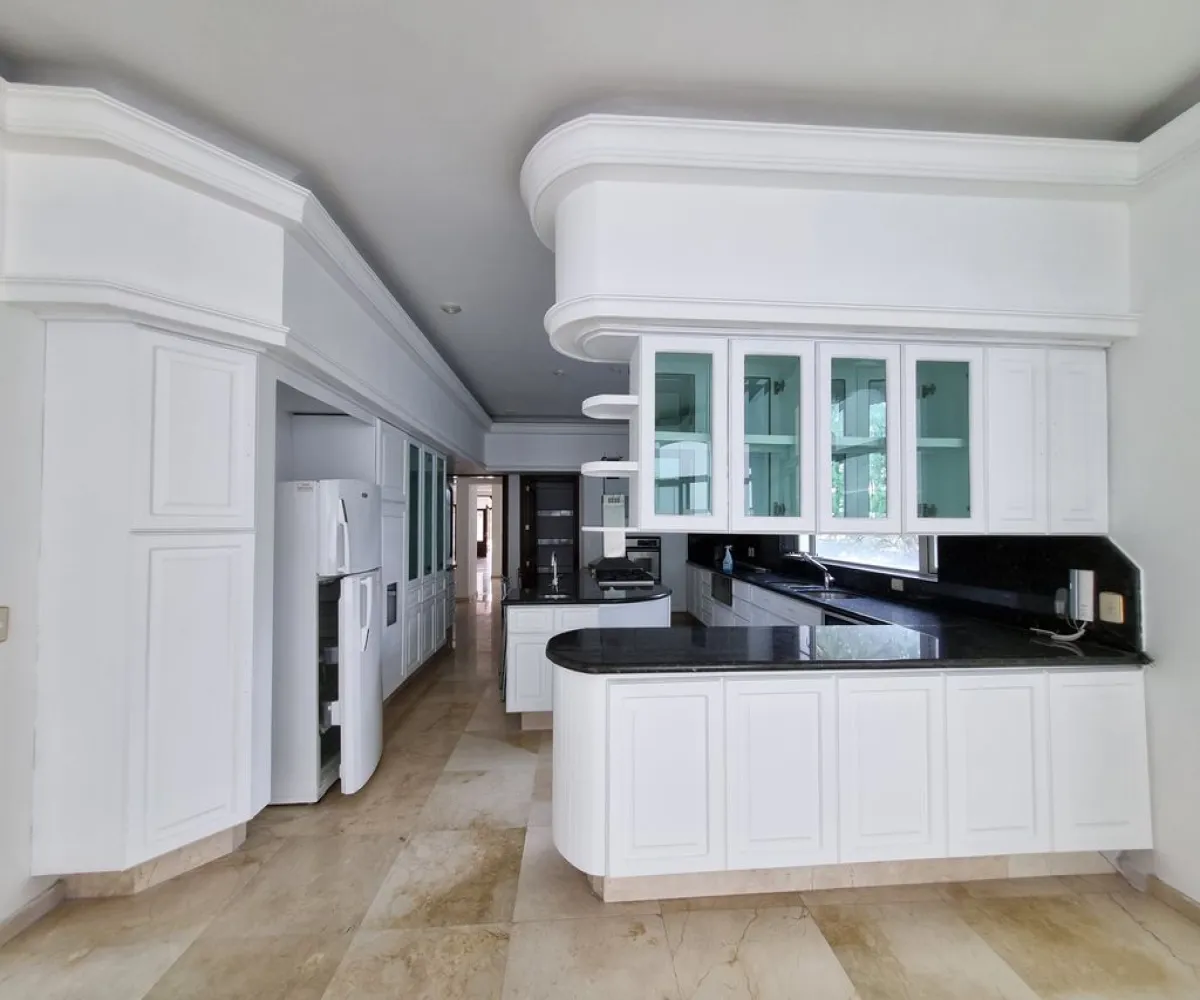 Casa En Venta,Fracc Puerta De Hierro,Sendero de Las Acacias 87, Zapopan, Jalisco 45116, 5 Habitaciones,5 Baños,Sendero de Las Acacias,3,pCZ8Te8