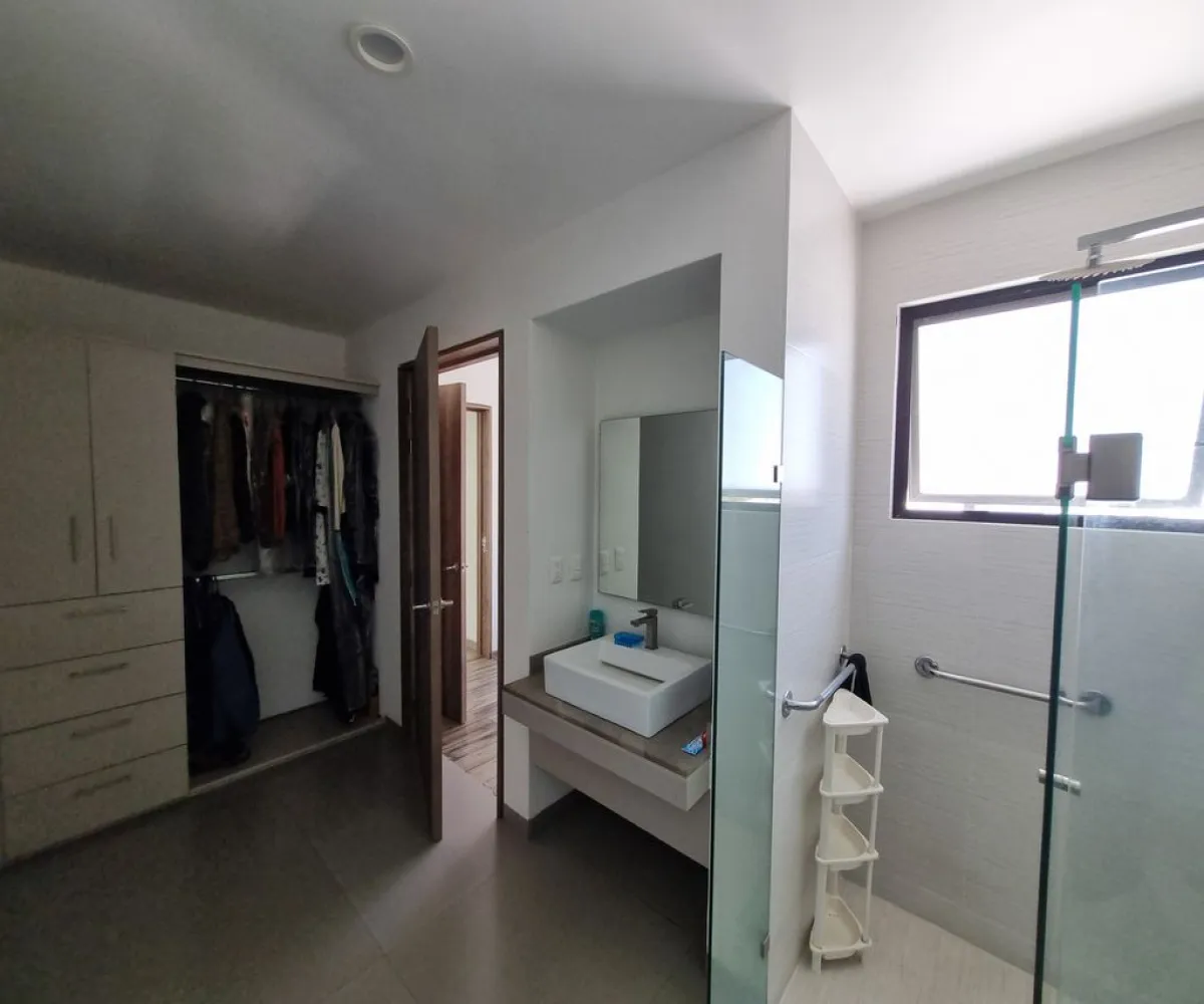 Casa En Venta,Los Robles,av paseo de los robles norte 223 260, Zapopan, Jalisco 45066, 4 Habitaciones,4 Baños,av paseo de los robles norte,4,pH8paUA