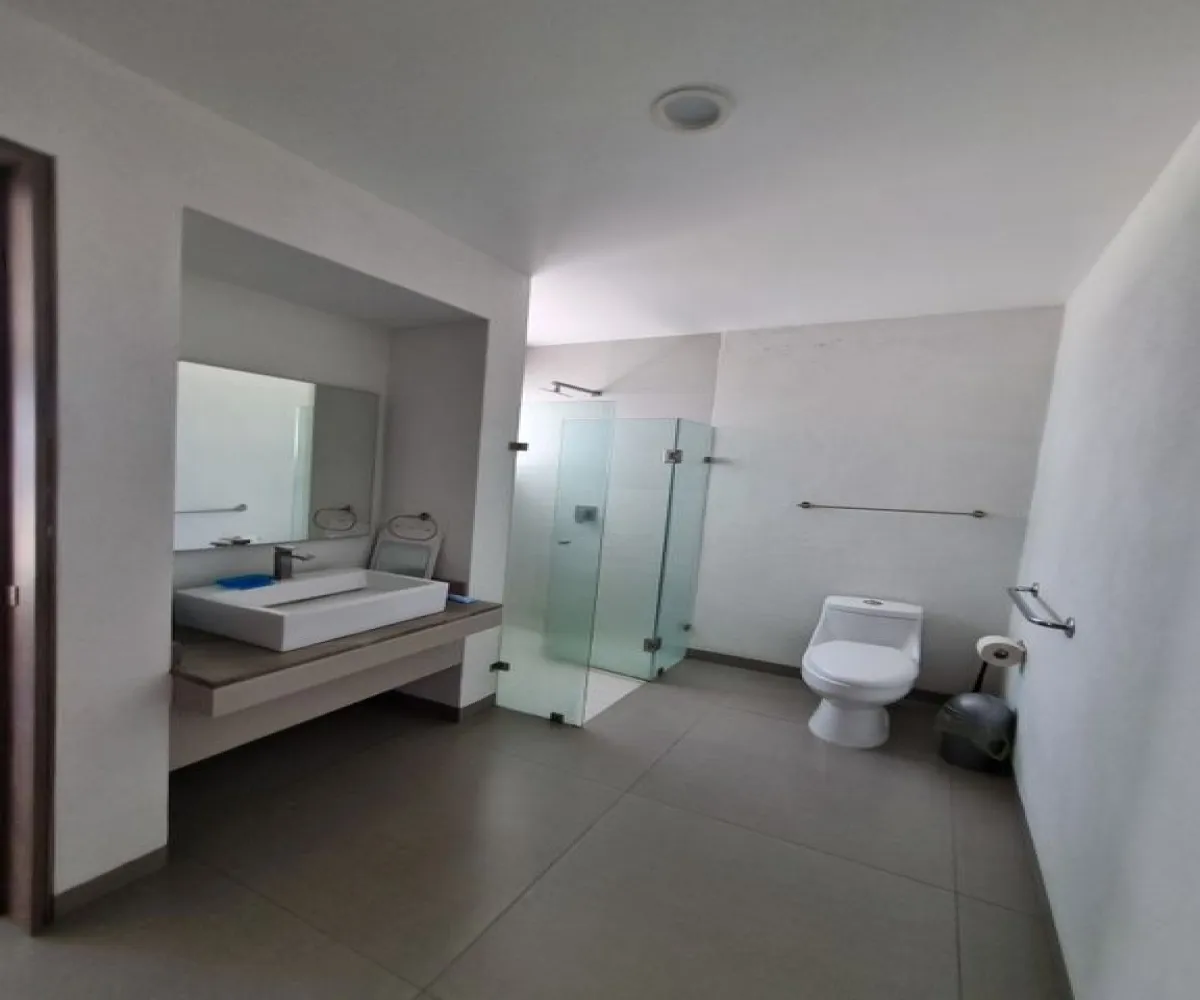 Casa En Venta,Los Robles,av paseo de los robles norte 223 260, Zapopan, Jalisco 45066, 4 Habitaciones,4 Baños,av paseo de los robles norte,4,pH8paUA