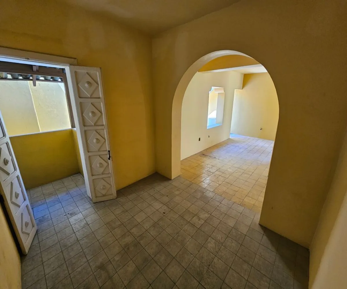 Casa En Venta,Lafayette,Avenida de la Paz 2316, Guadalajara, Jalisco 44160, 6 Habitaciones,1 Baño,Avenida de la Paz,1,ptms3Kg