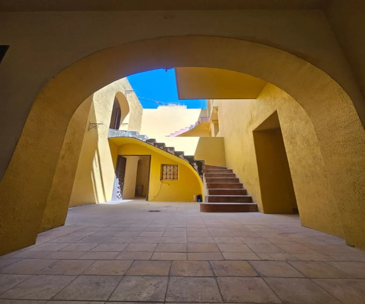 Casa En Venta,Lafayette,Avenida de la Paz 2316, Guadalajara, Jalisco 44160, 6 Habitaciones,1 Baño,Avenida de la Paz,1,ptms3Kg