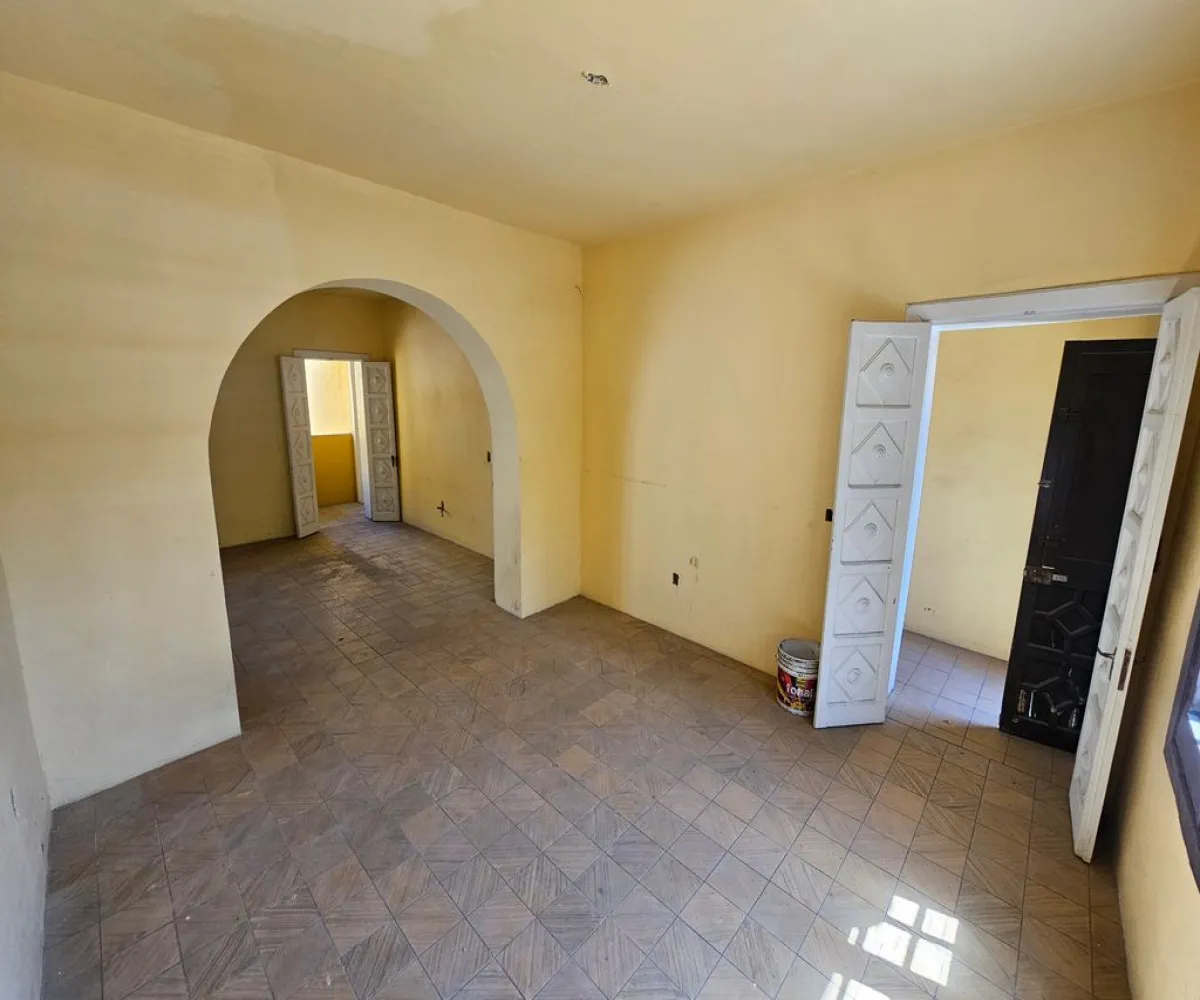 Casa En Venta,Lafayette,Avenida de la Paz 2316, Guadalajara, Jalisco 44160, 6 Habitaciones,1 Baño,Avenida de la Paz,1,ptms3Kg