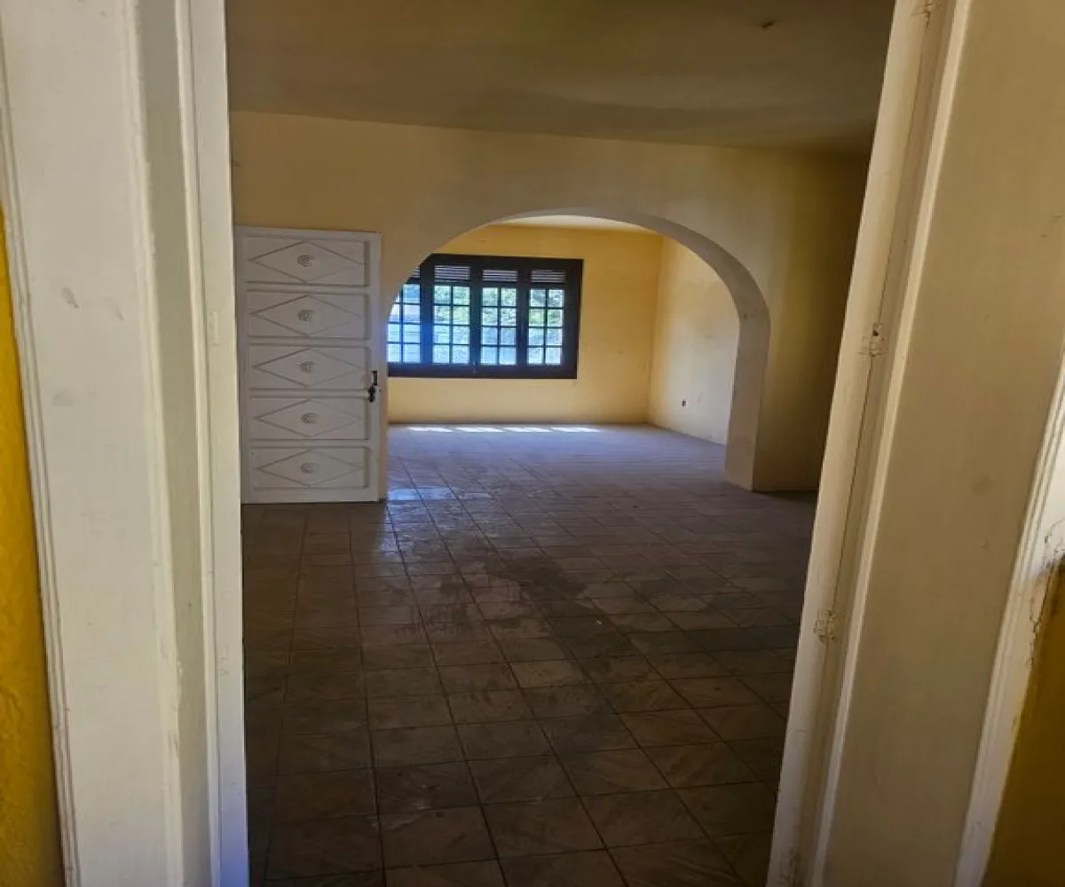 Casa En Venta,Lafayette,Avenida de la Paz 2316, Guadalajara, Jalisco 44160, 6 Habitaciones,1 Baño,Avenida de la Paz,1,ptms3Kg