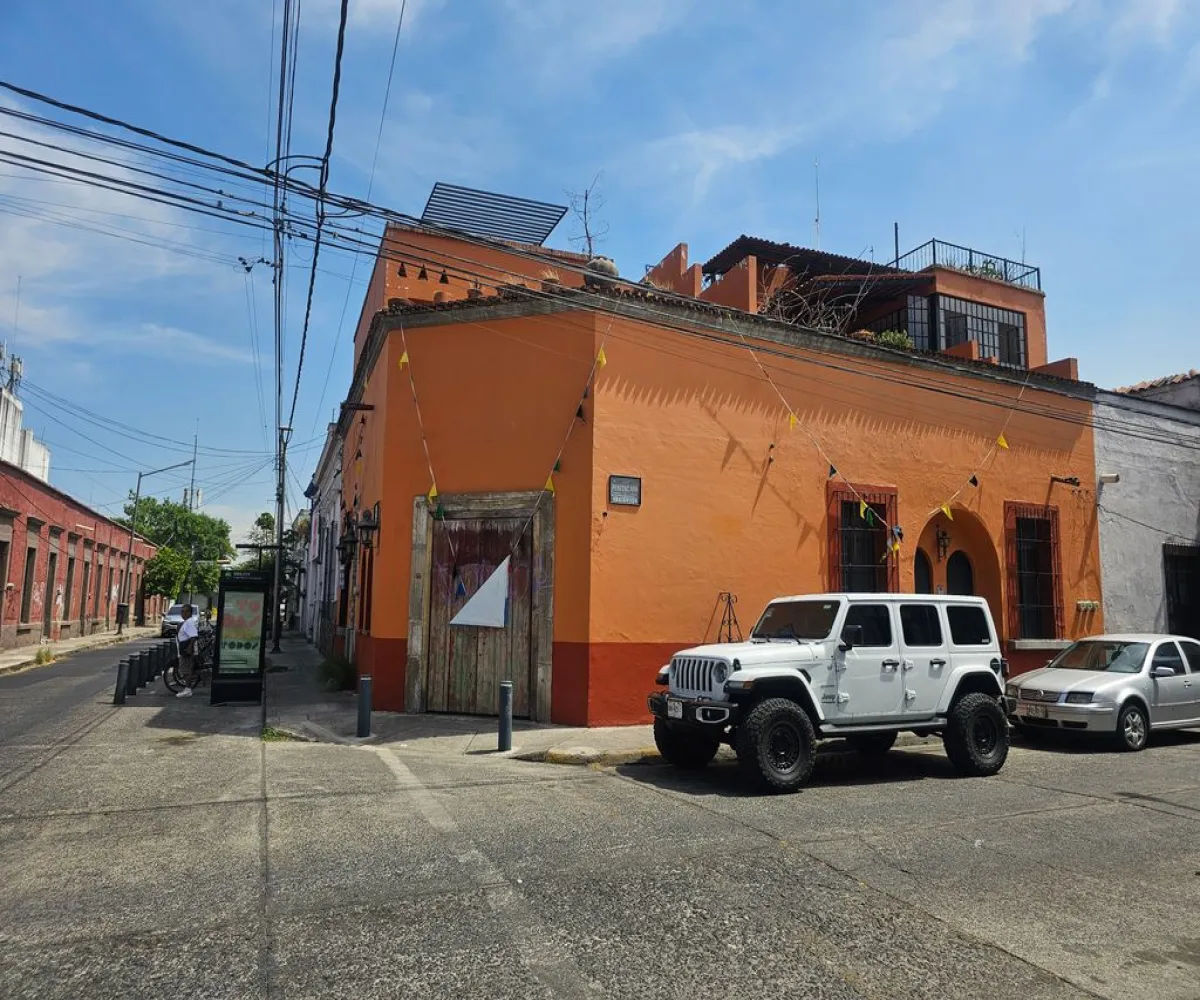 Casa En Venta,Americana,Calle Miguel Blanco 1297, Guadalajara, Jalisco 44160, 5 Habitaciones,5 Baños,Calle Miguel Blanco,1,pvJbRFY