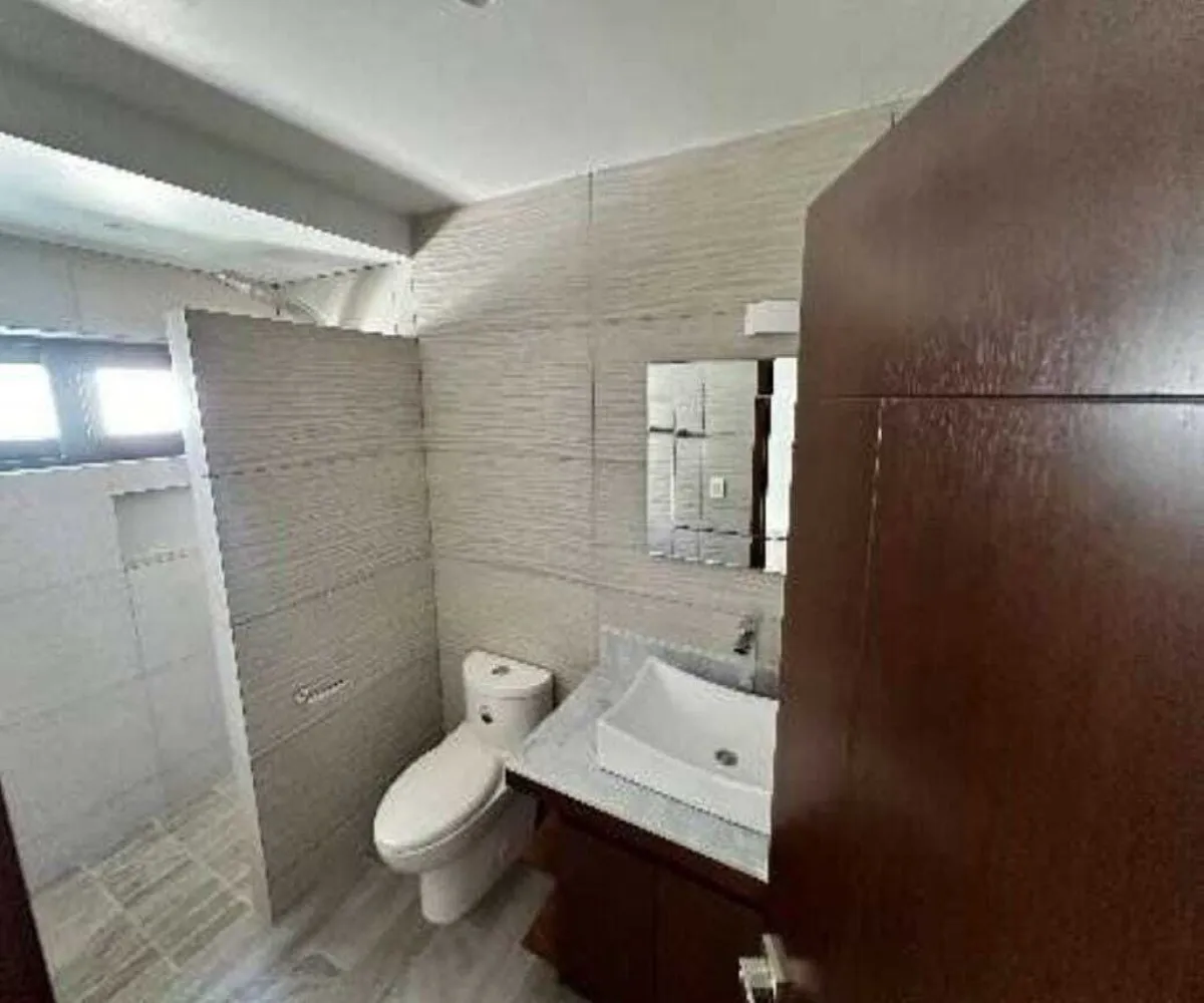 Casa En Venta,Bugambilias,De Los Belenes 2489, Zapopan, Jalisco 45237, 4 Habitaciones,3 Baños,De Los Belenes,1,pfA7X0X