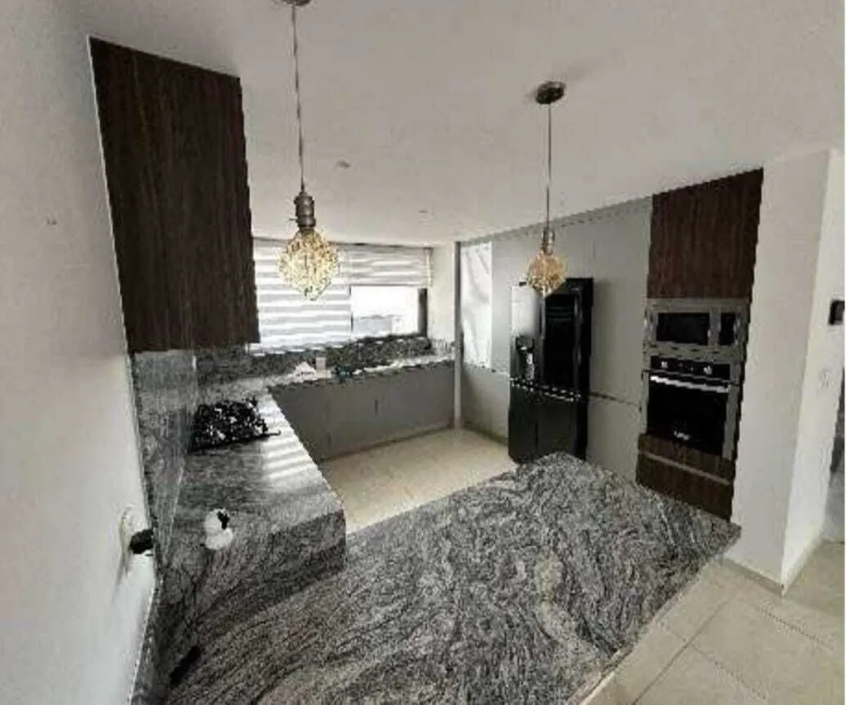 Casa En Venta,Bugambilias,De Los Belenes 2489, Zapopan, Jalisco 45237, 4 Habitaciones,3 Baños,De Los Belenes,1,pfA7X0X