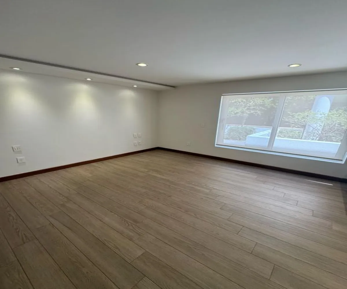 Casa En Venta,Colomos Providencia,Calle Hipódromo 2045, Guadalajara, Jalisco 44660, 4 Habitaciones,5 Baños,Calle Hipódromo,2,pzVzKpO