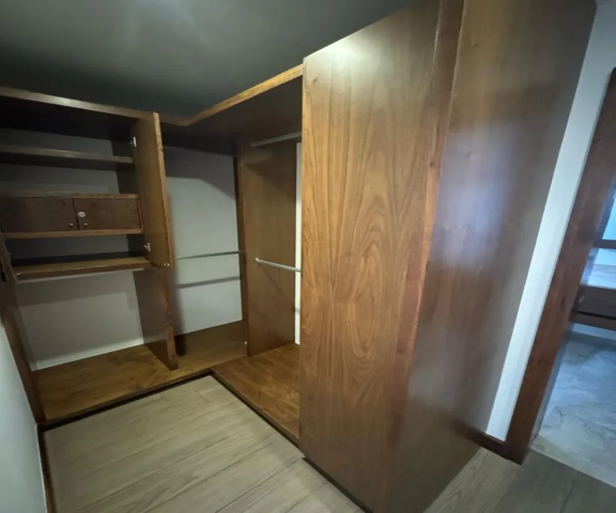 Casa En Venta,Colomos Providencia,Calle Hipódromo 2045, Guadalajara, Jalisco 44660, 4 Habitaciones,5 Baños,Calle Hipódromo,2,pzVzKpO