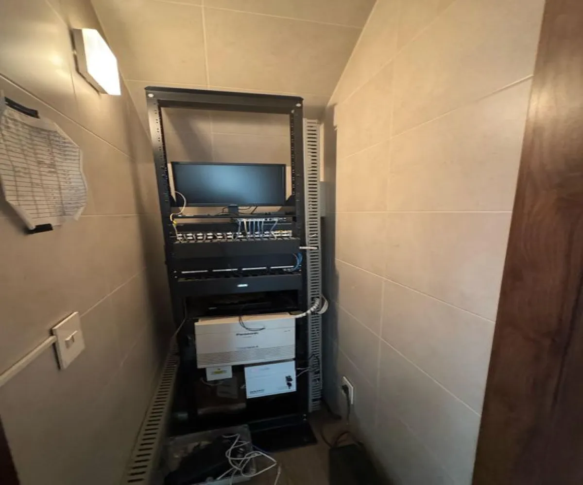 Casa En Venta,Colomos Providencia,Calle Hipódromo 2045, Guadalajara, Jalisco 44660, 4 Habitaciones,5 Baños,Calle Hipódromo,2,pzVzKpO