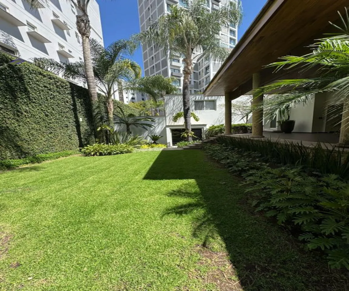 Casa En Venta,Colomos Providencia,Calle Hipódromo 2045, Guadalajara, Jalisco 44660, 4 Habitaciones,5 Baños,Calle Hipódromo,2,pzVzKpO