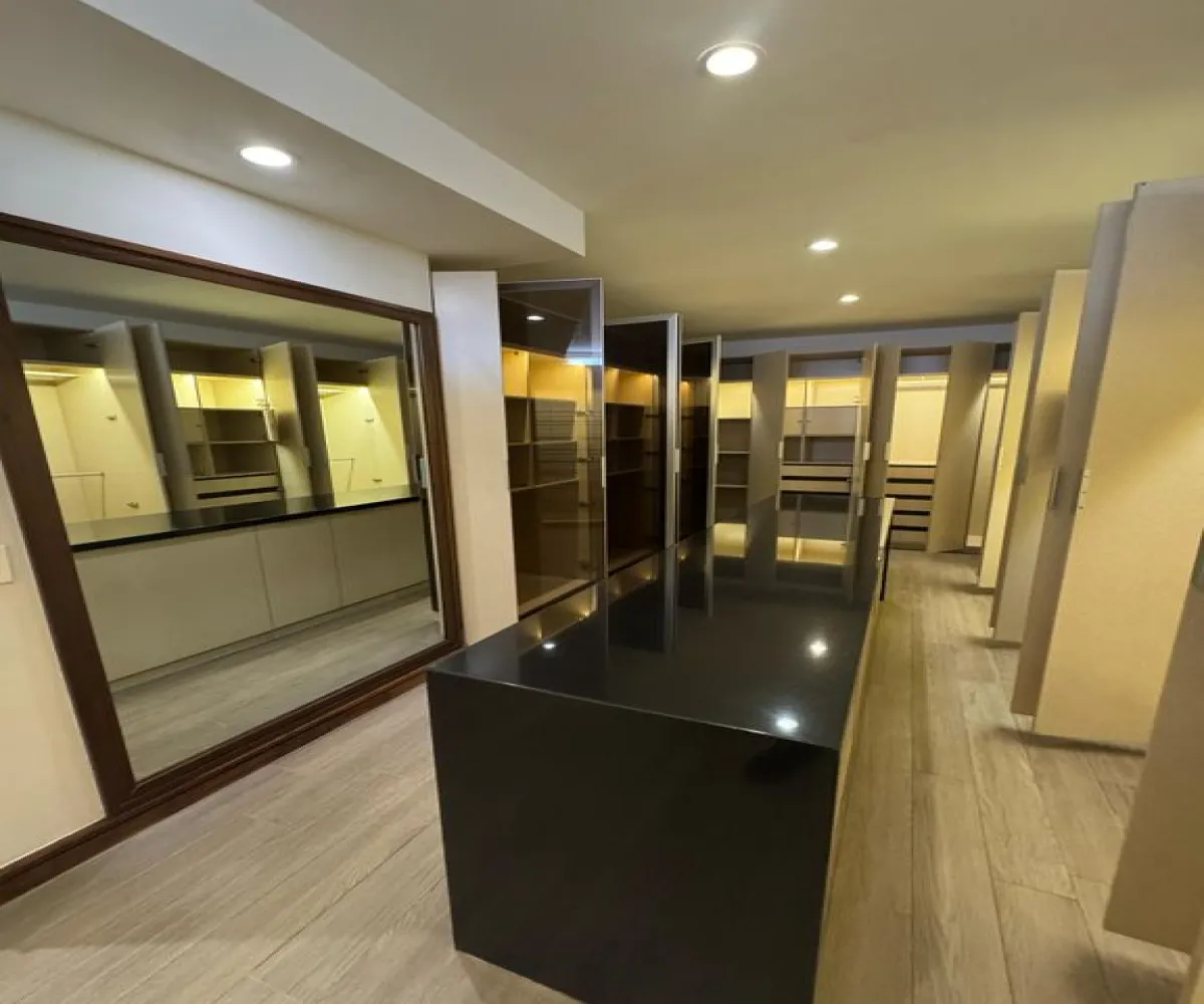 Casa En Venta,Colomos Providencia,Calle Hipódromo 2045, Guadalajara, Jalisco 44660, 4 Habitaciones,5 Baños,Calle Hipódromo,2,pzVzKpO