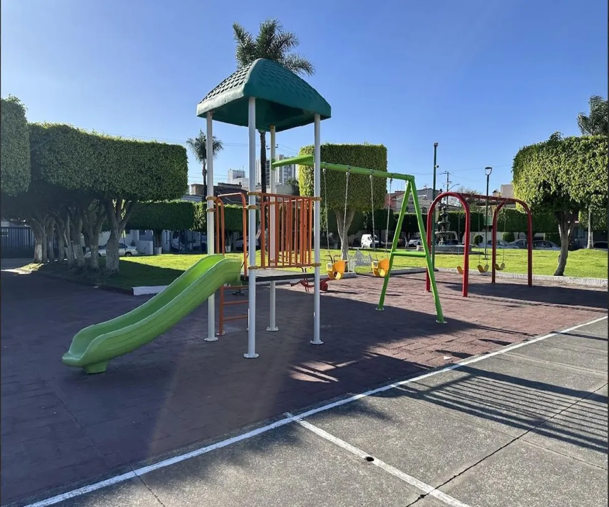 Casa En Venta,Chapalita las Fuentes,Fuente 2 Copas 5150 1126, Zapopan, Jalisco 45030, 4 Habitaciones,3 Baños,Fuente 2 Copas,1,ps5UkFy